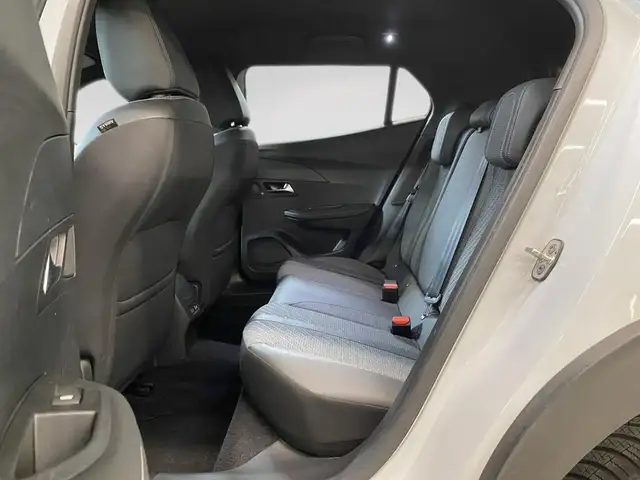 Peugeot 2008 view 8