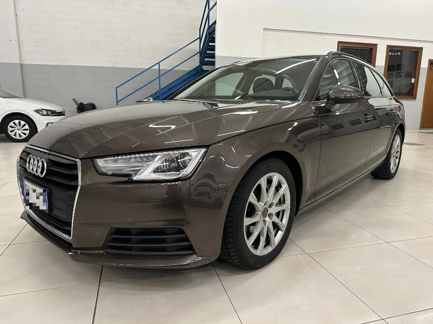 Audi A4 Avant 2.0 TDI 190 CV ultra S tronic Business Bronze - 1