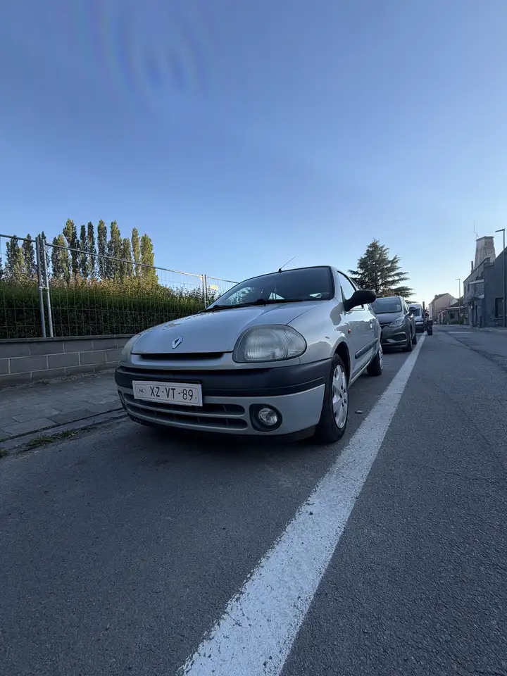 Renault Clio 1.2i RN, foto 2