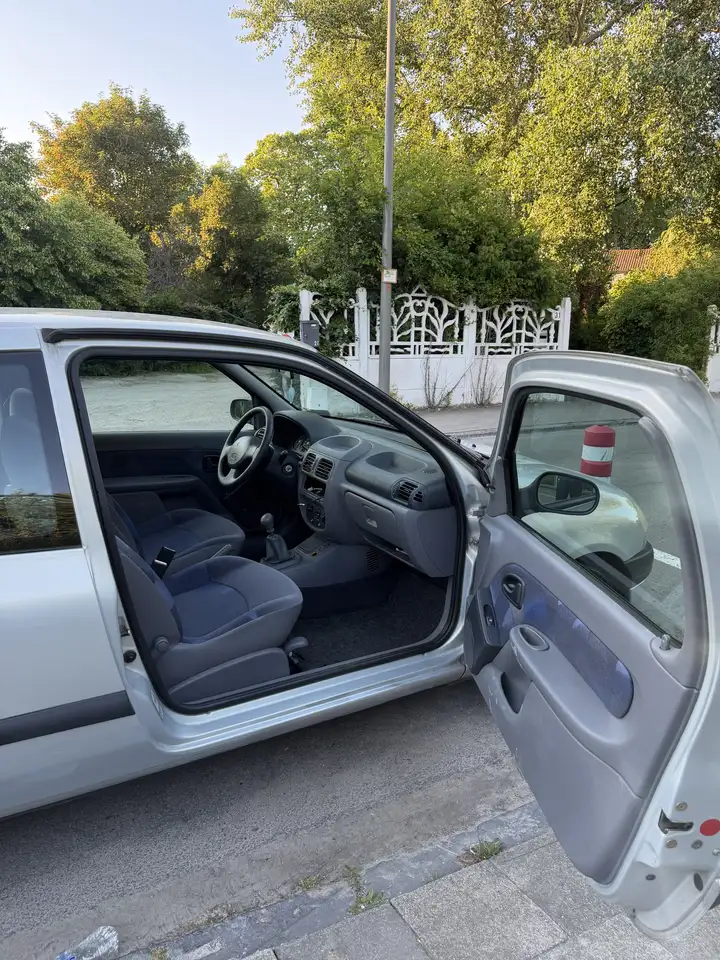 Renault Clio 1.2i RN, foto 12