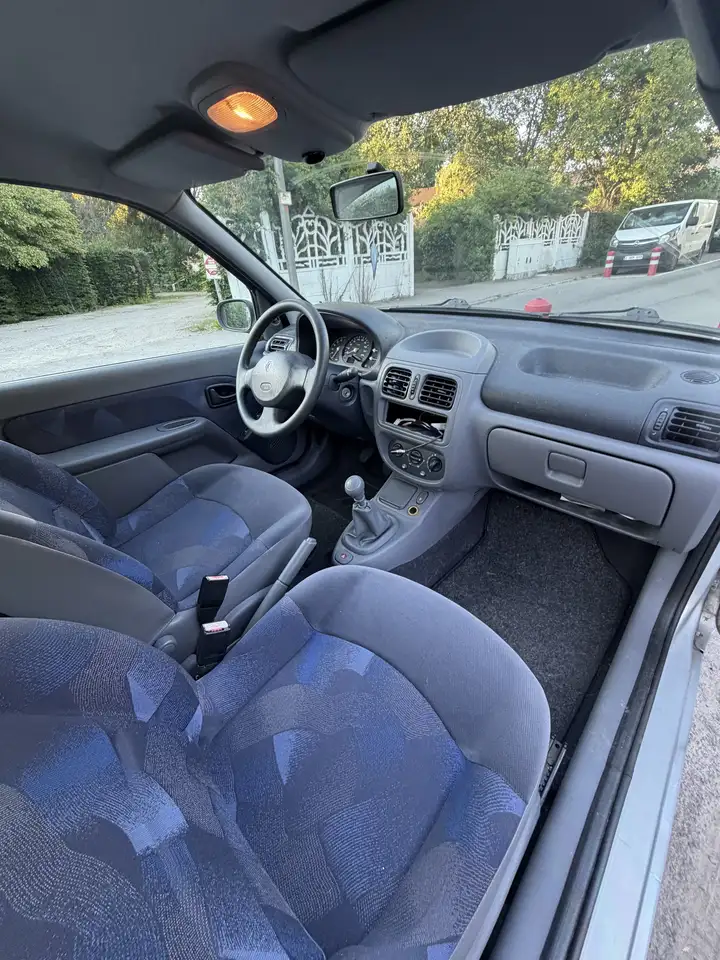 Renault Clio 1.2i RN, foto 11