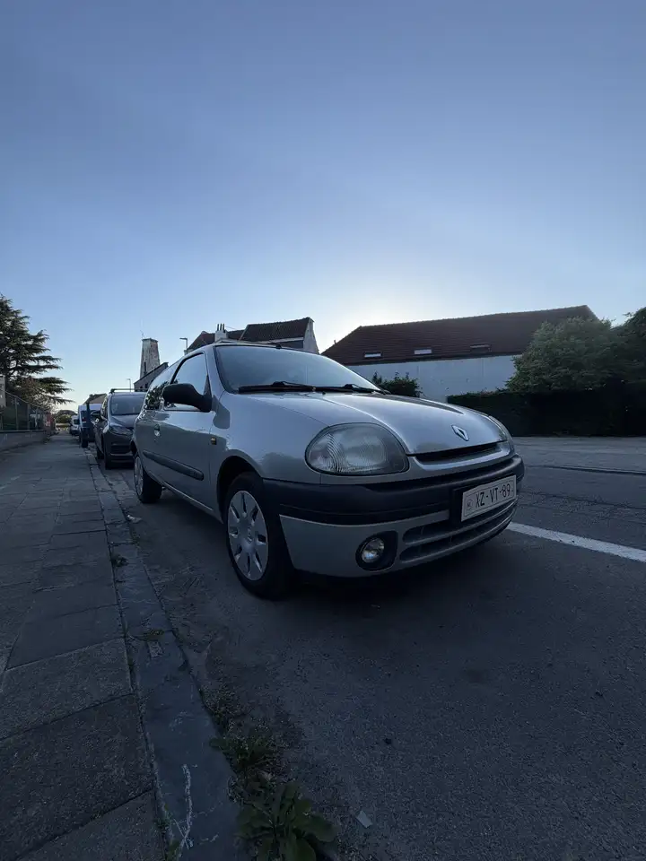 Renault Clio 1.2i RN, foto 3