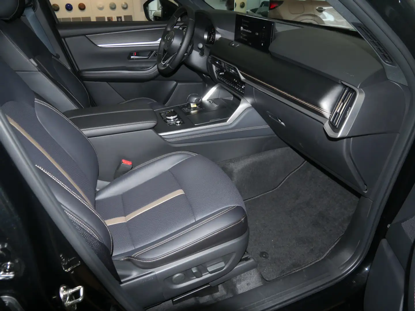 Mazda CX-80 3.3 e-SKYACTIV D 254 AWD HUD MATRIX-LED Schwarz - 2