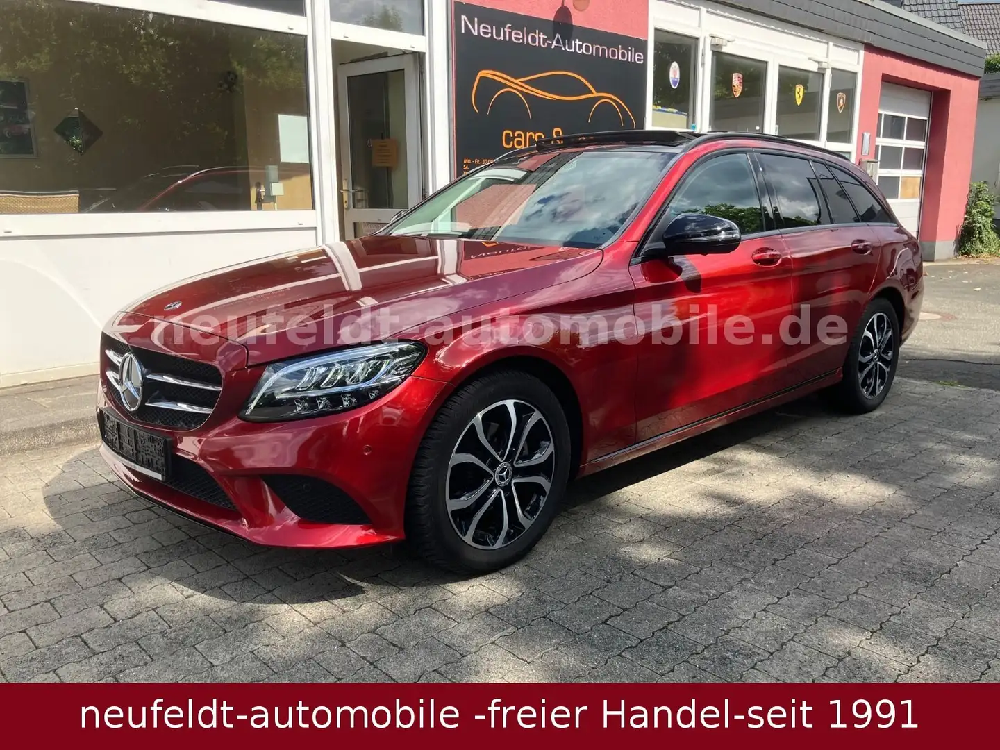 Mercedes-Benz C 180 T CGI Avantgarde PANO AHK LED Night 360Grd Rouge - 1