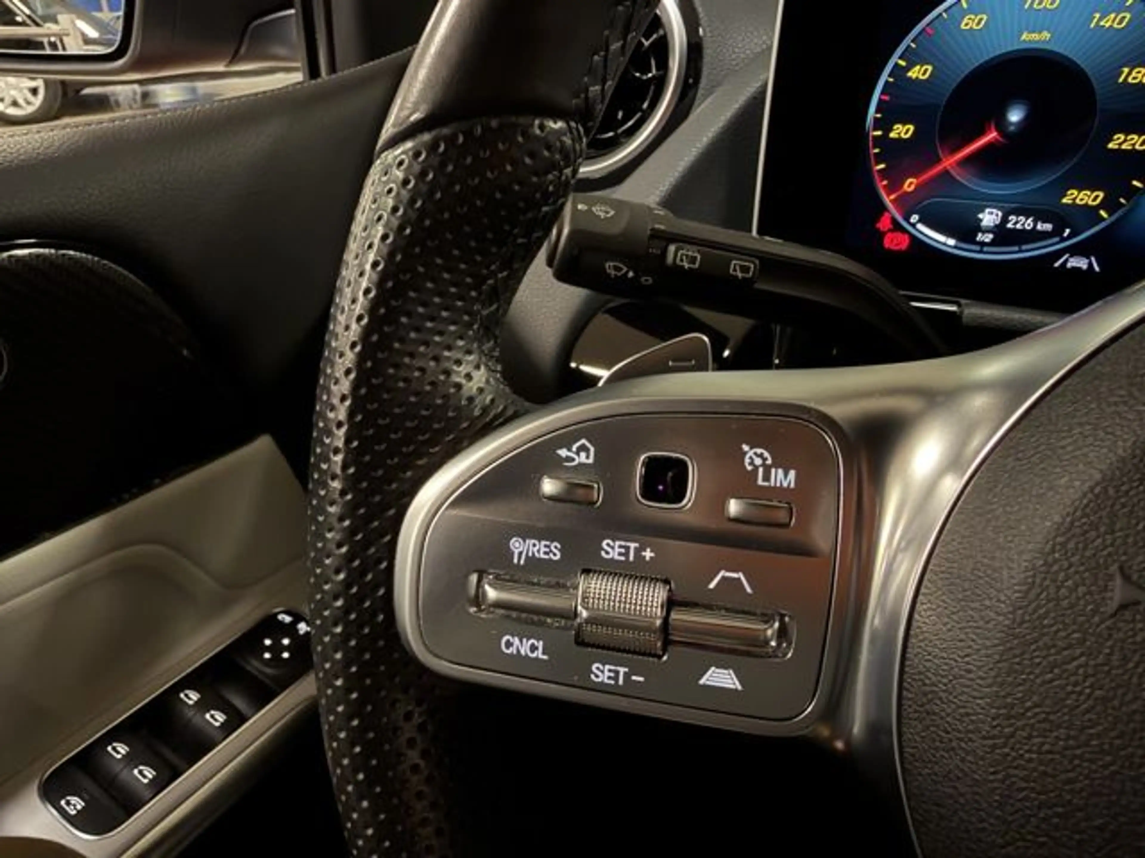 Mercedes-Benz B 220 d AMG +Multibeam+Wide+360°Cam+HEAD-UP — photo 13