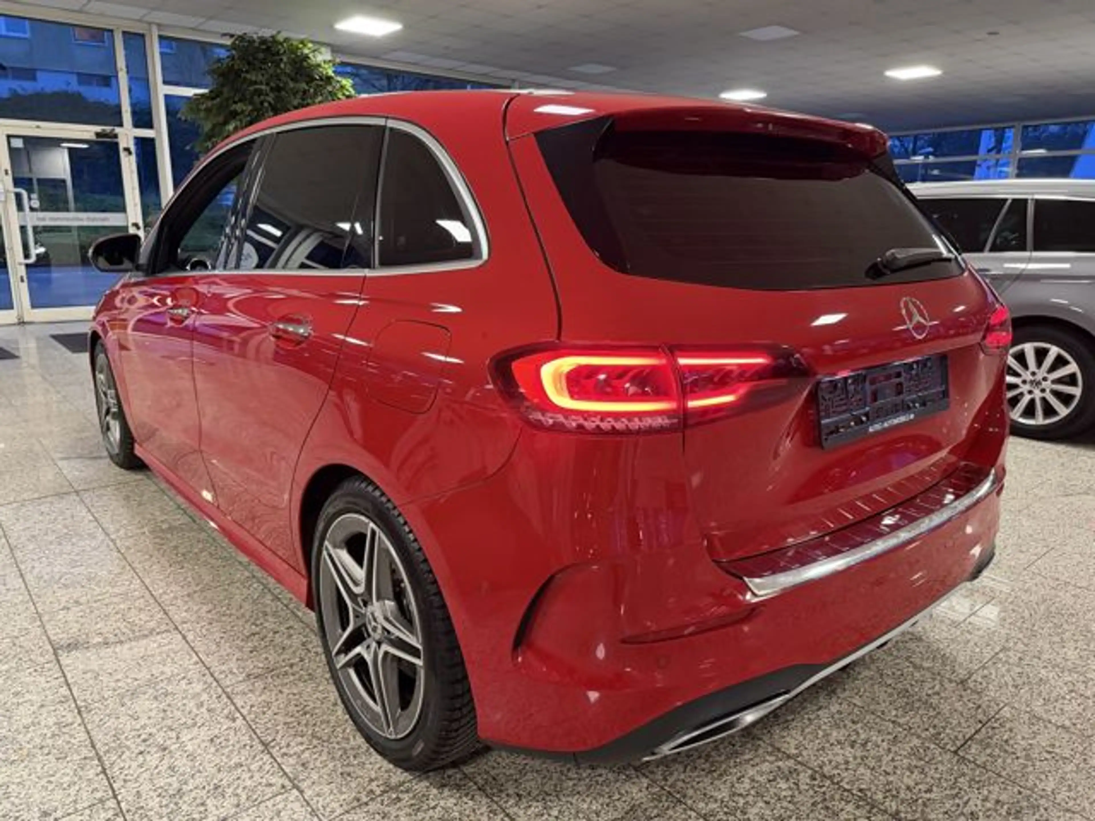 Mercedes-Benz B 220 d AMG +Multibeam+Wide+360°Cam+HEAD-UP — photo 4