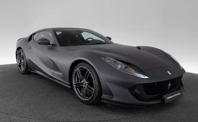 Ferrari 812 Gris silverstone opaco carbone