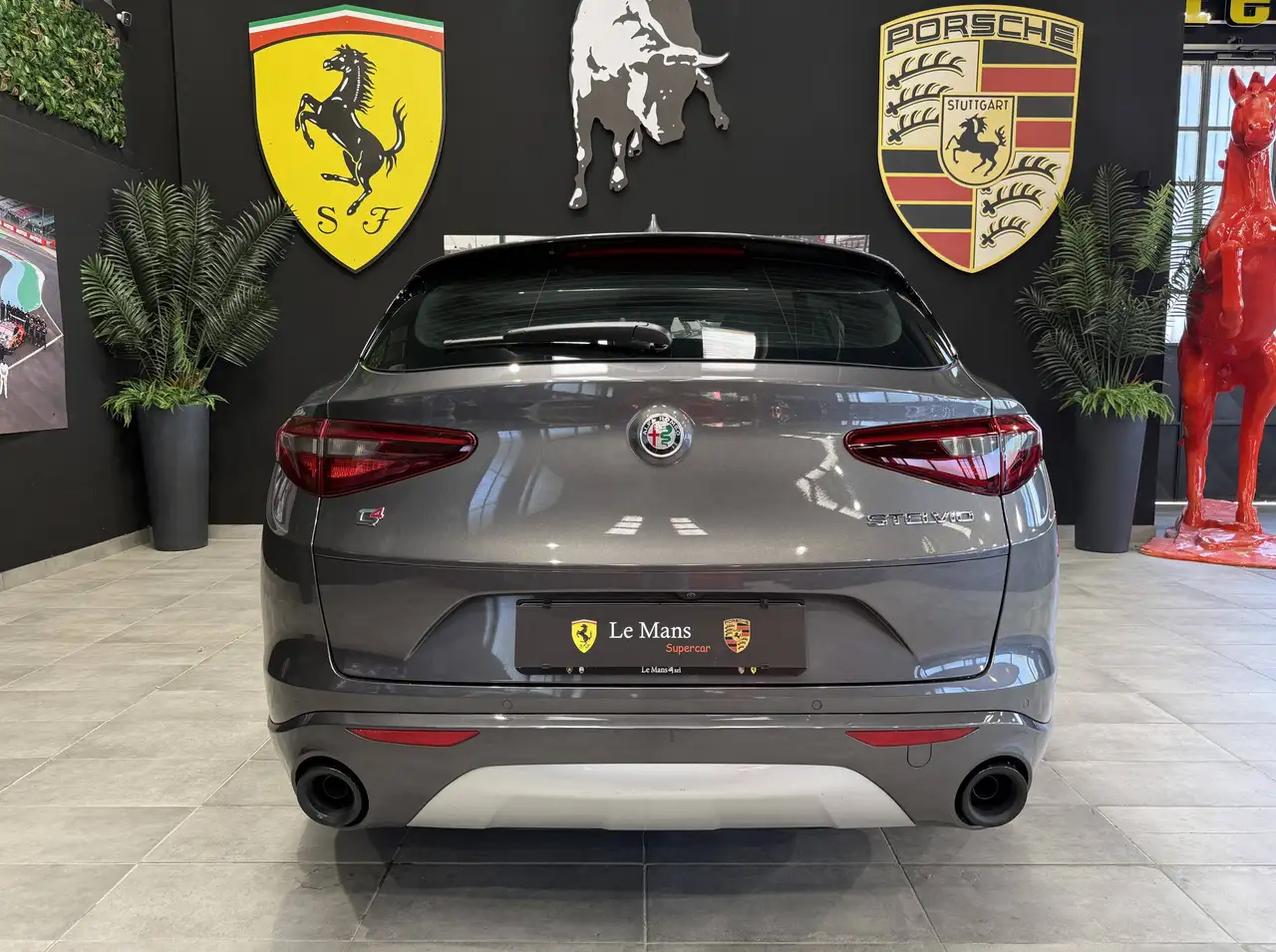 Alfa Romeo Stelvio 2022 — фото 6