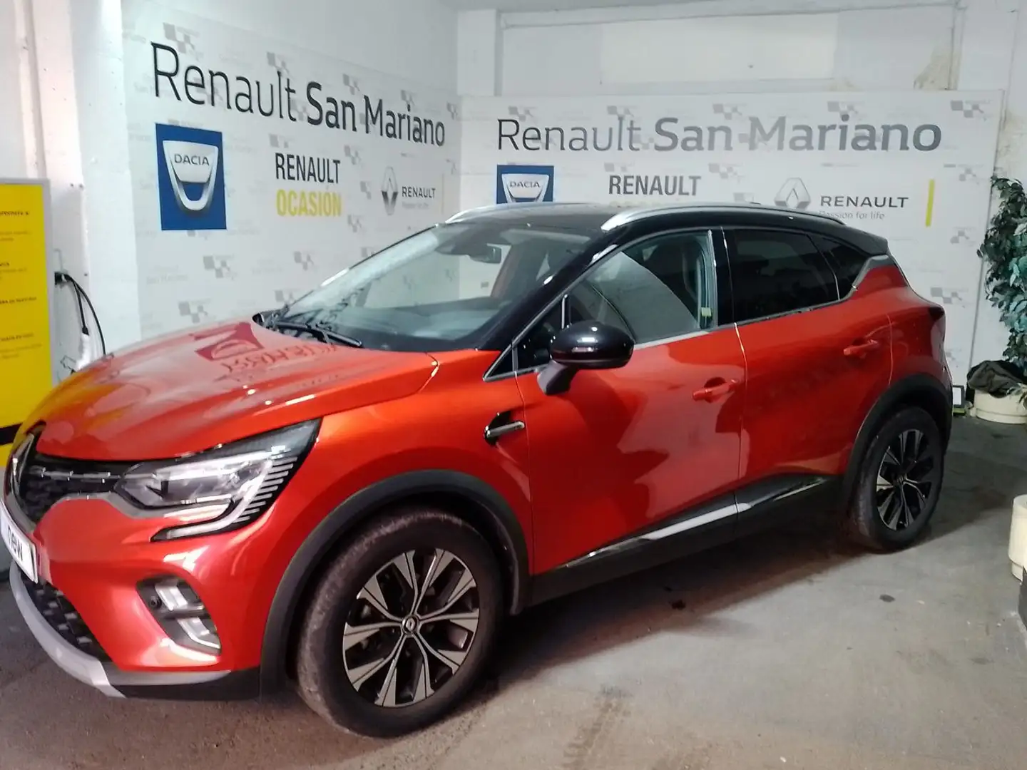 Renault Captur TCe Techno 67kW Rot - 2