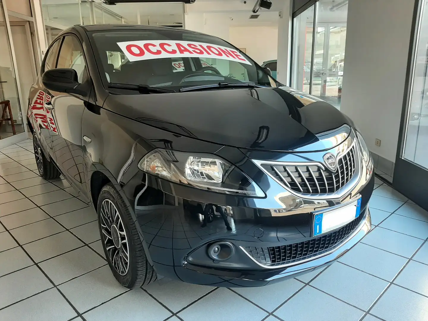 Lancia Ypsilon 1.0 PLATINO 70CV HYBRID Nessun Vincolo vari colori Nero - 1