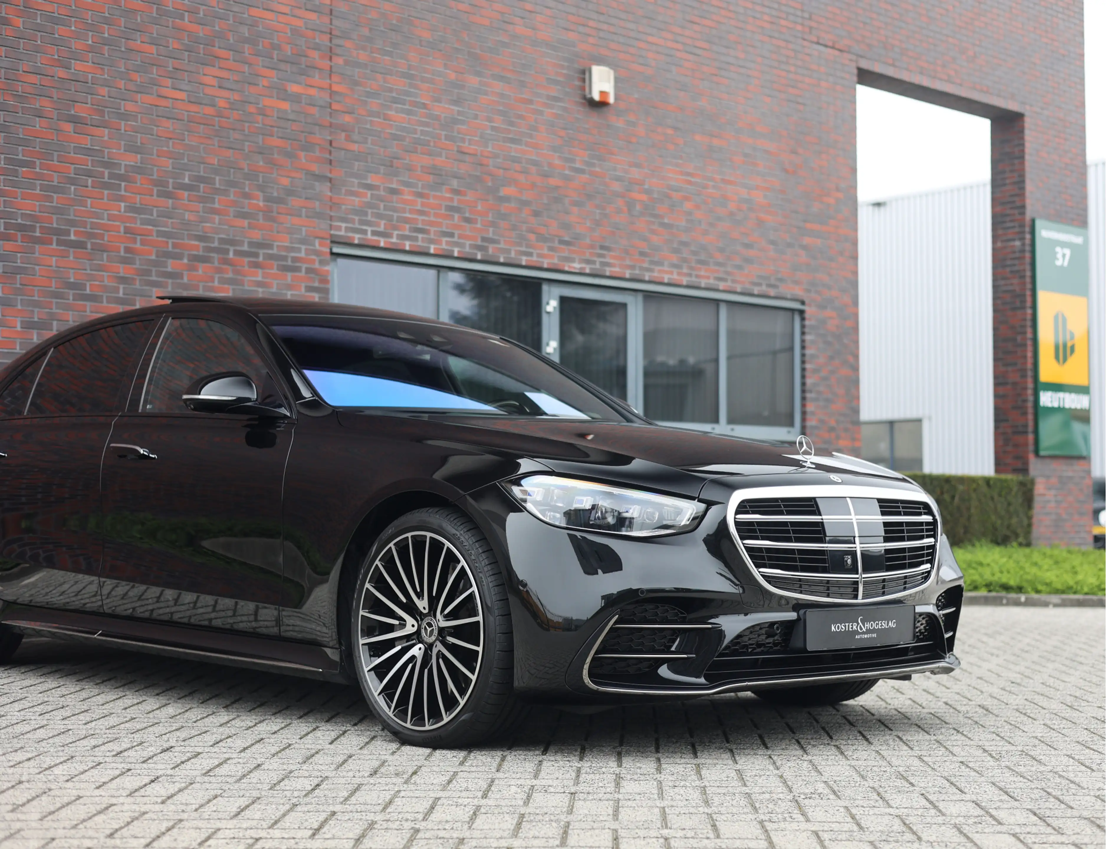 Mercedes-Benz S 580 e Lang AMG Line | Burmester - Exclusive Pack - HUD — photo 8