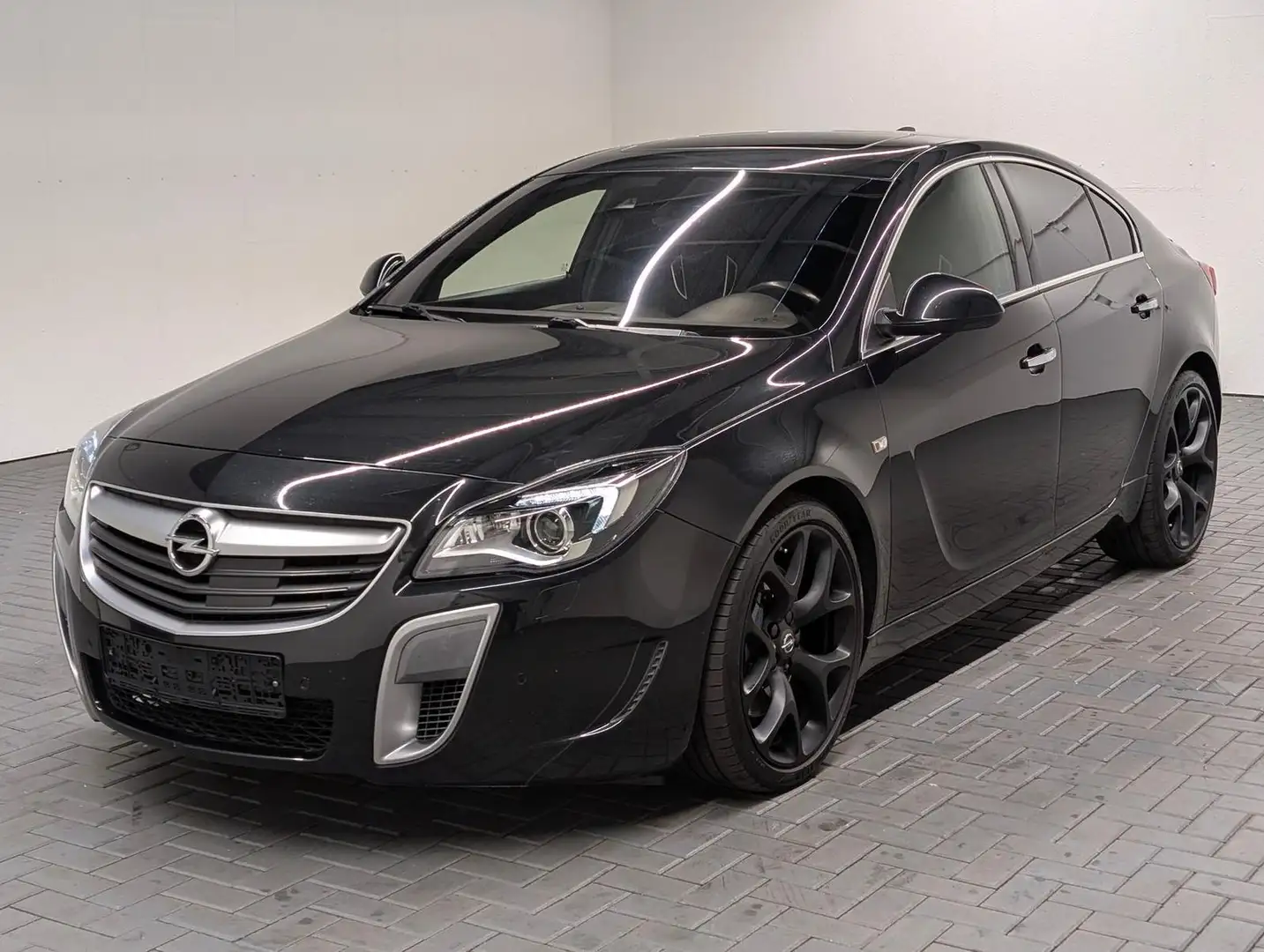 Opel Insignia OPC Bi-Xenon/Navi/BOSE/SHZ/Kam/GSD/20LM Schwarz - 1