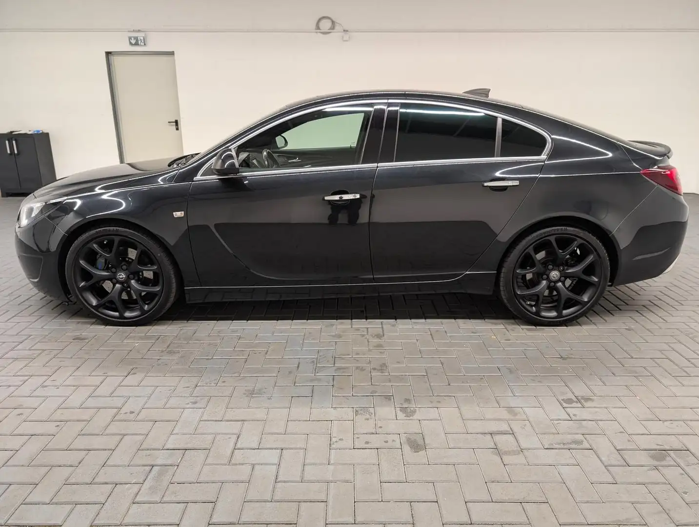 Opel Insignia OPC Bi-Xenon/Navi/BOSE/SHZ/Kam/GSD/20LM Schwarz - 2