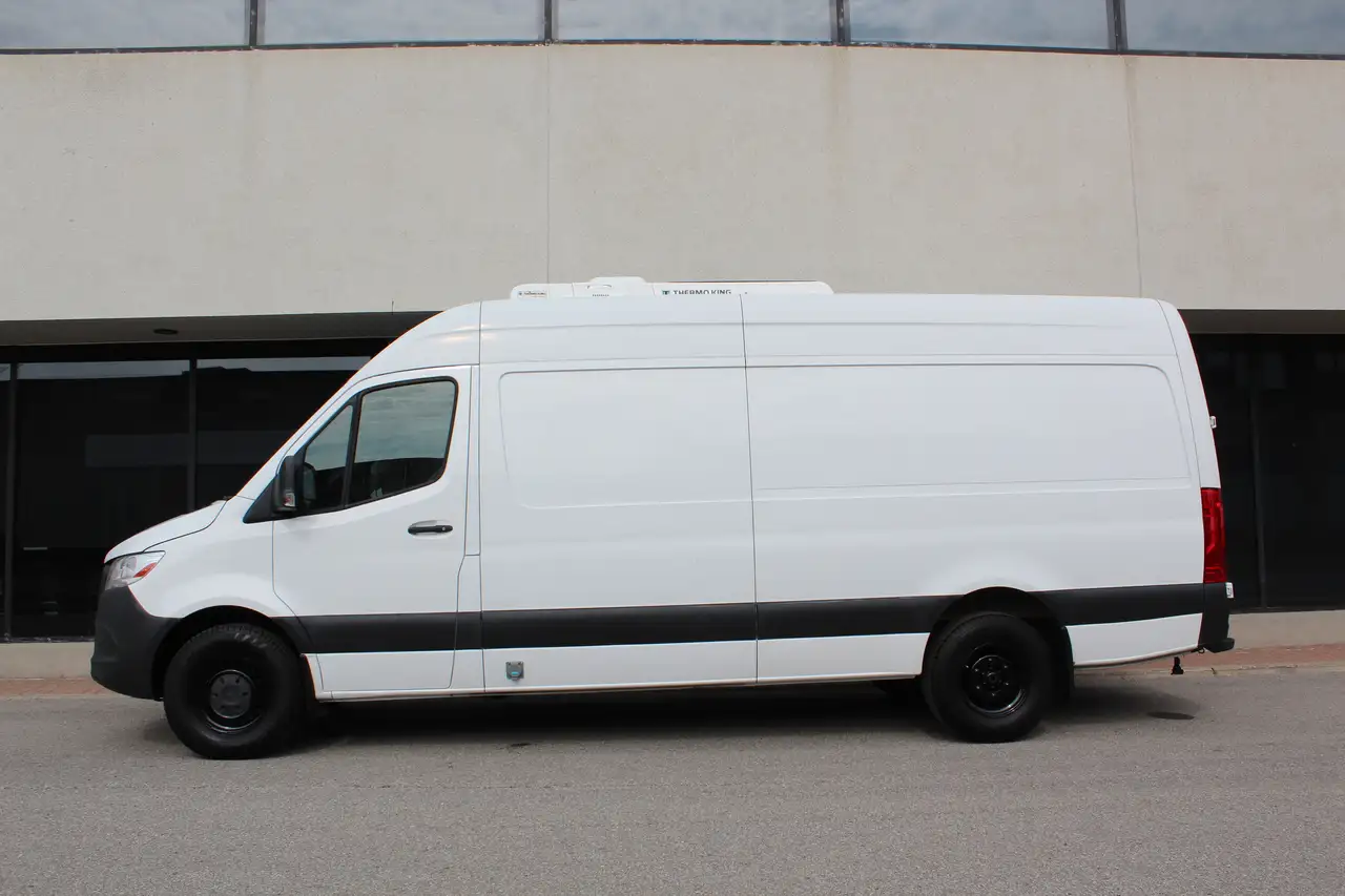 Mercedes-Benz Sprinter снимка Mercedes-Benz Sprinter