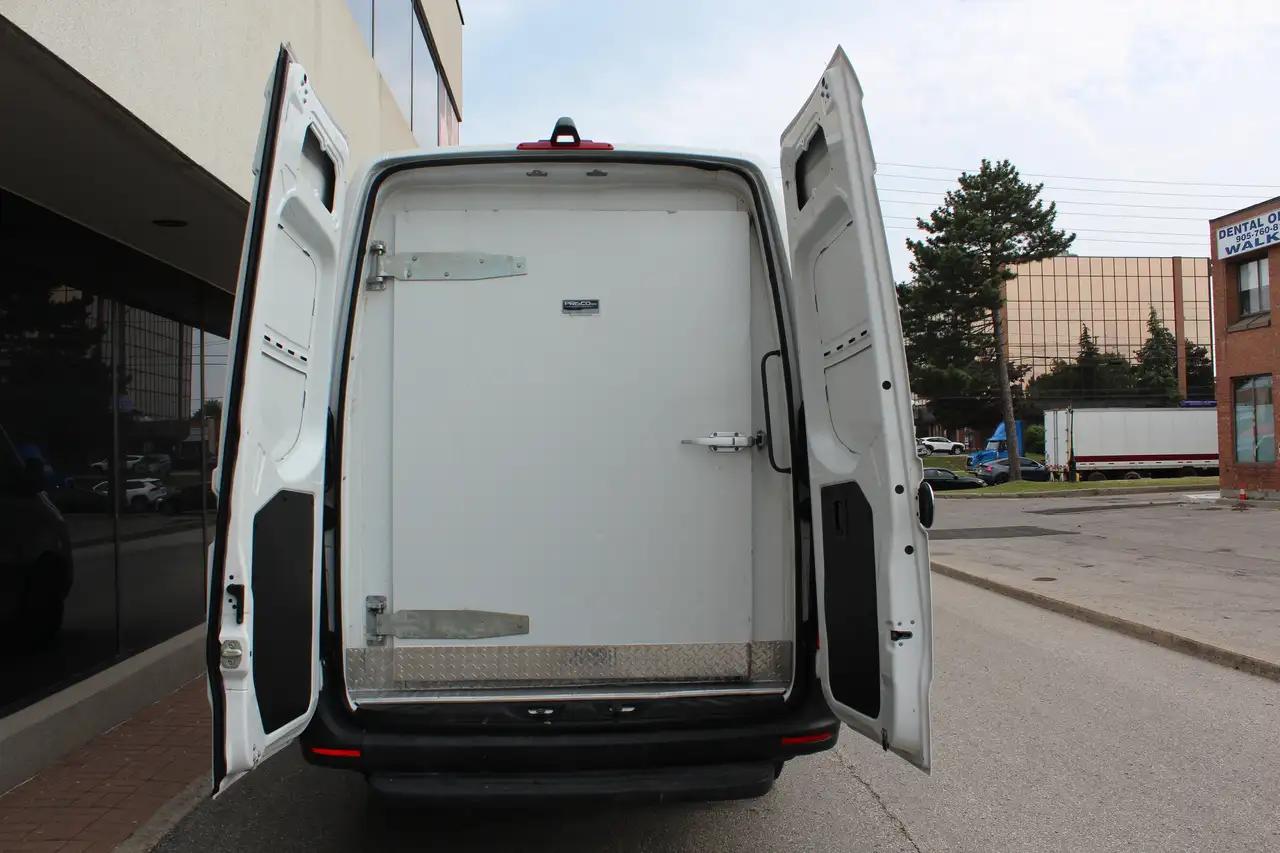 Mercedes-Benz Sprinter снимка Mercedes-Benz Sprinter