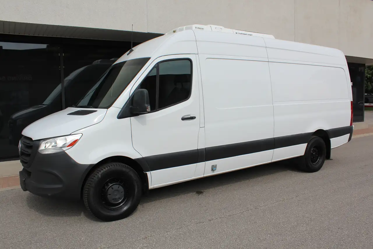 Mercedes-Benz Sprinter снимка Mercedes-Benz Sprinter