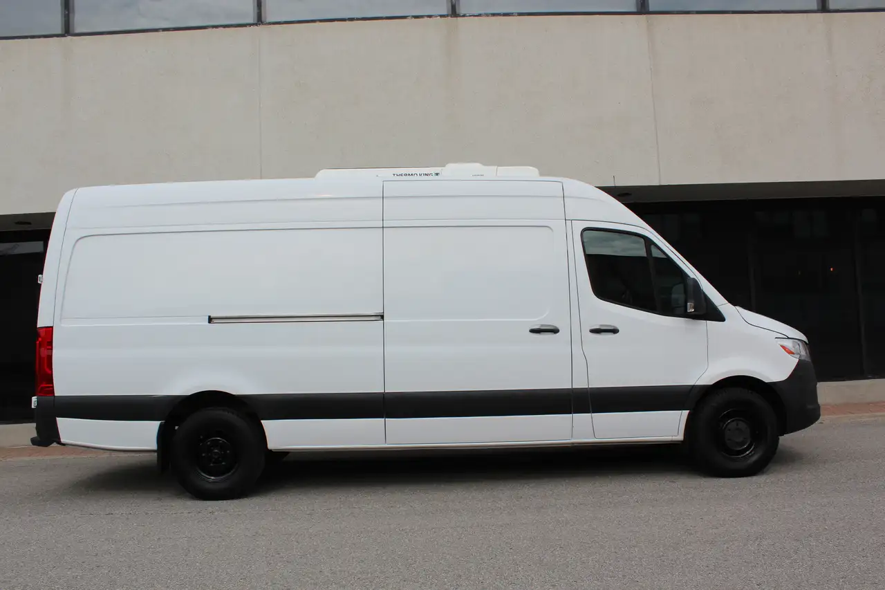 Mercedes-Benz Sprinter снимка Mercedes-Benz Sprinter