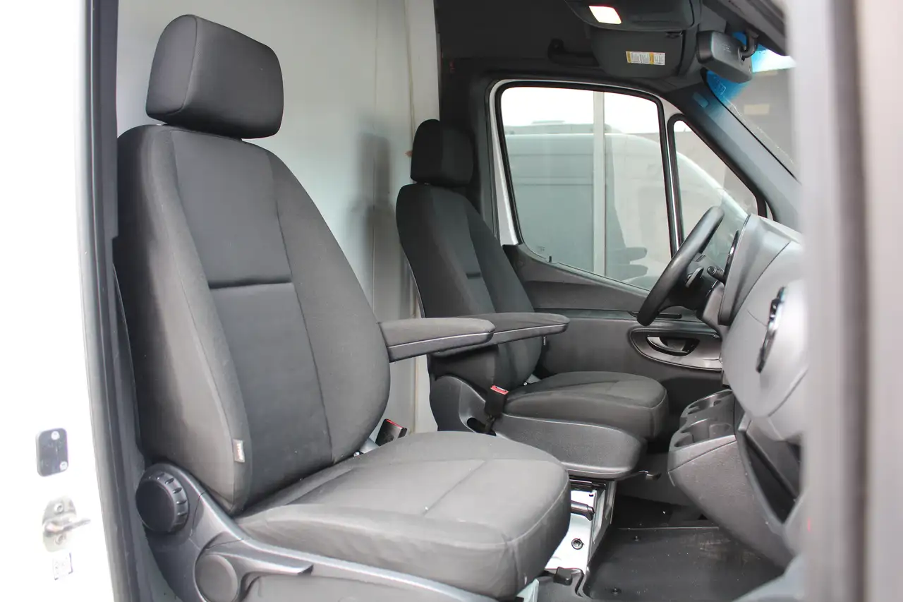 Mercedes-Benz Sprinter снимка Mercedes-Benz Sprinter