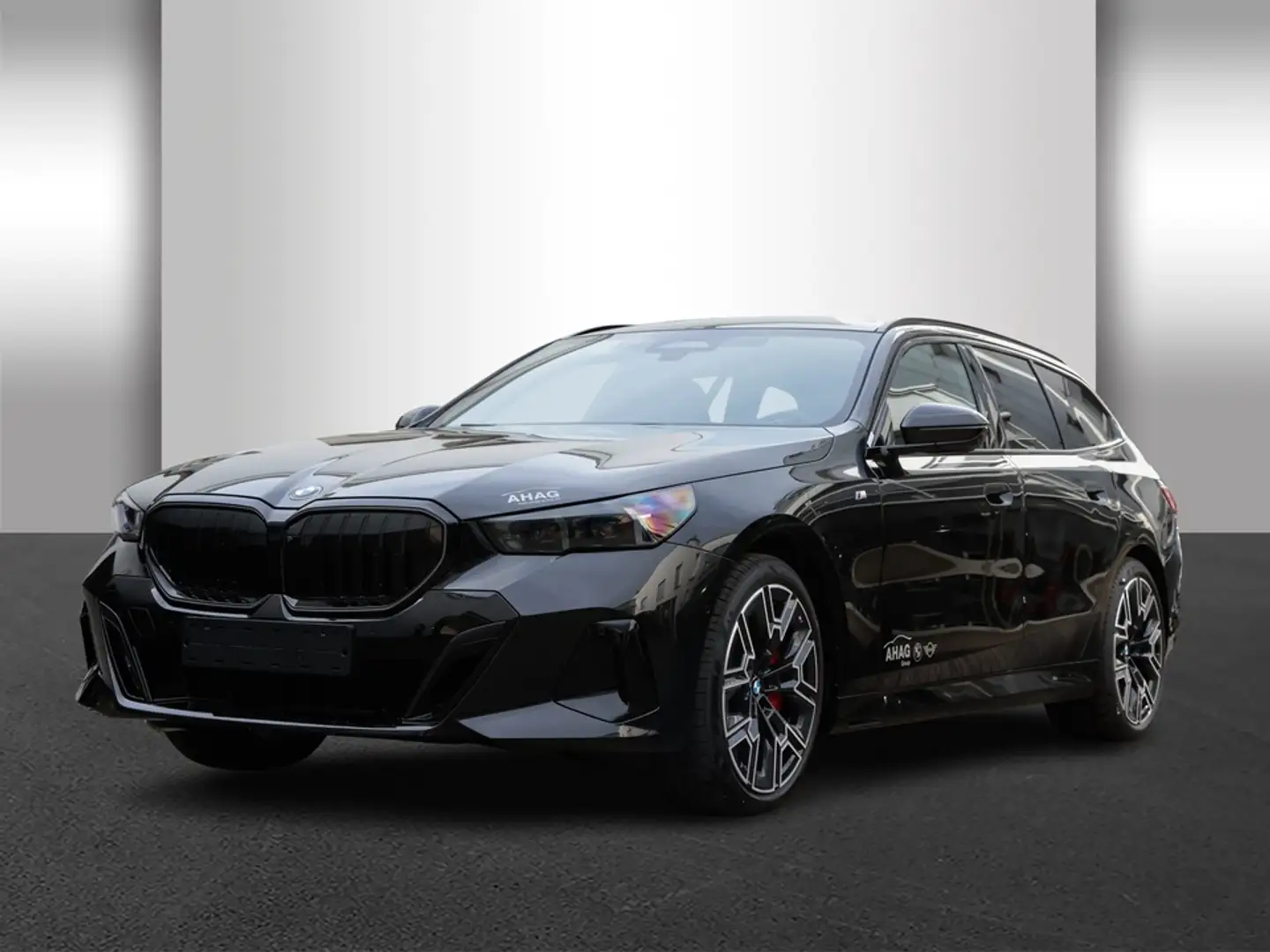BMW 540 d xDrive Touring M Sportpaket Panorama AHK Černá - 2