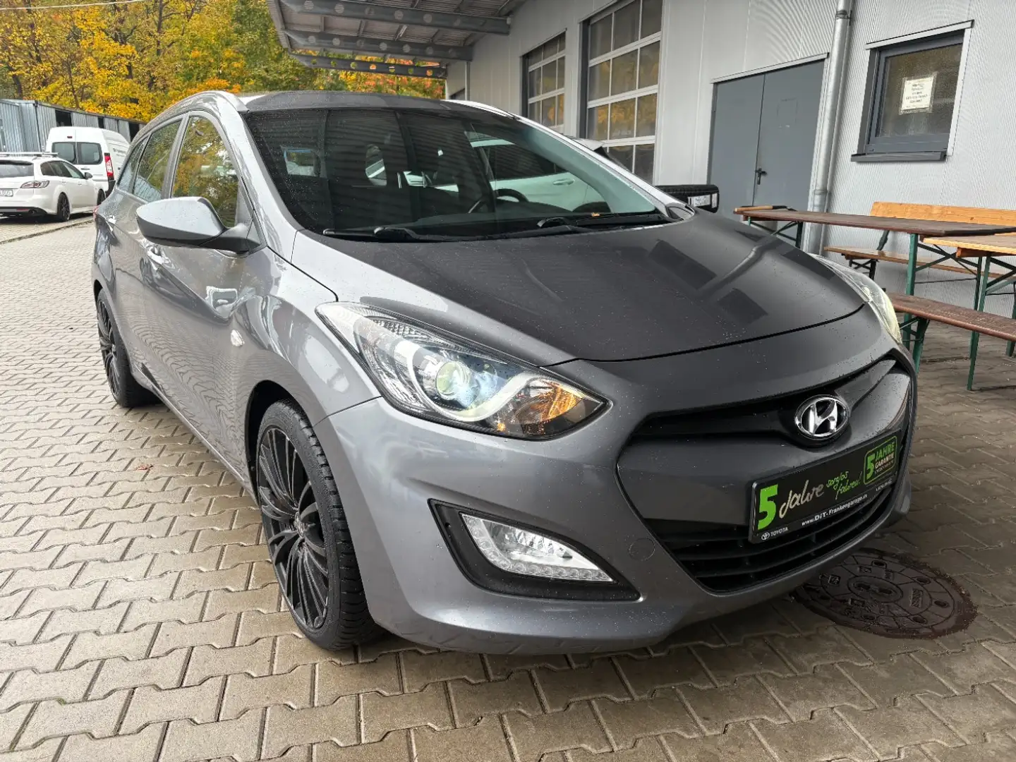 Hyundai i30 cw 1.4 Classic 8-fach, LED, USB, Klima, Radio Argent - 2