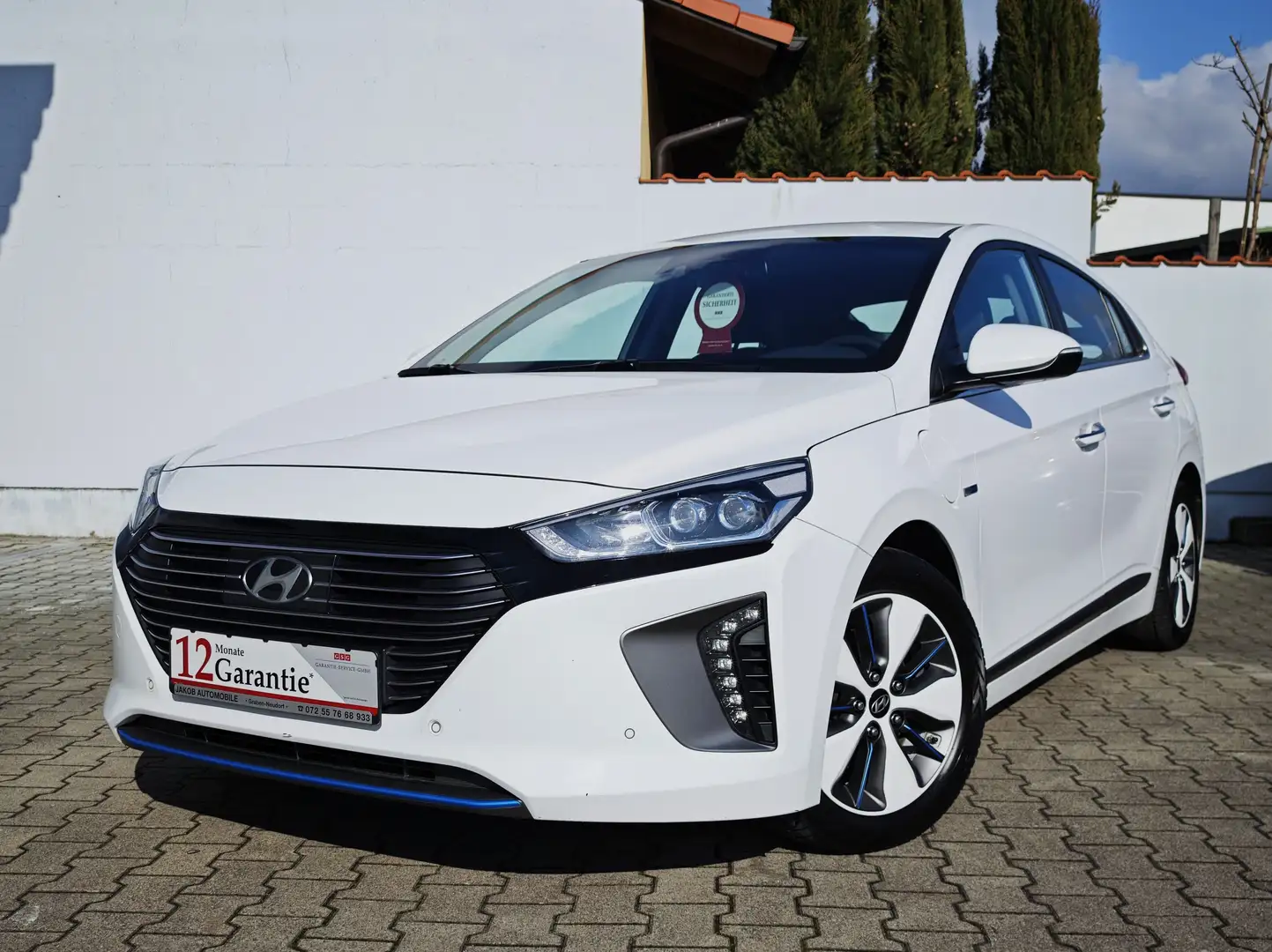 Hyundai IONIQ Plug-In Hybrid 1.Hand Navi Kamera TÜVNeu Biały - 1