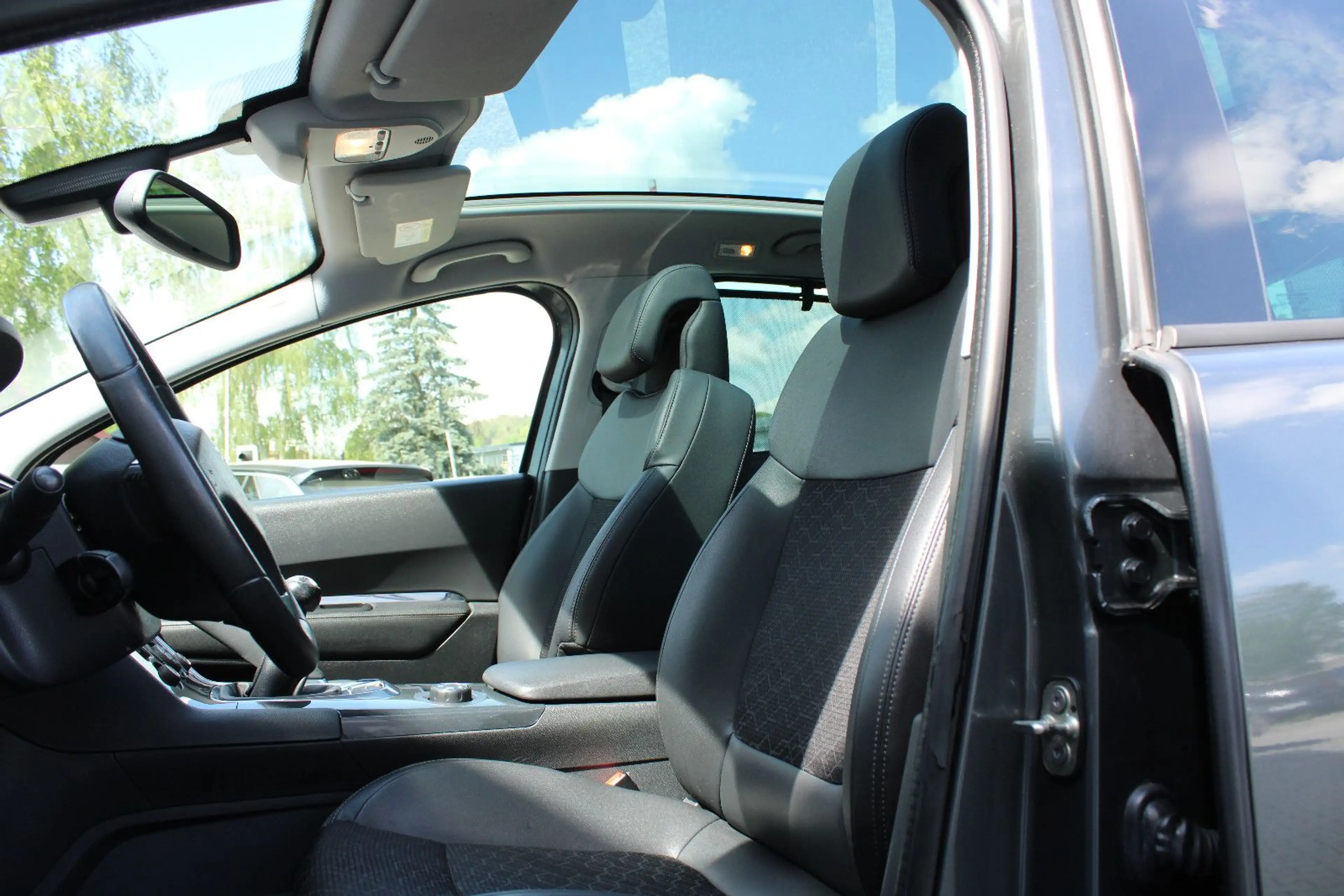Peugeot 3008 I Head-up I Panorama Dach I Navi I TÜV Neu — photo 11