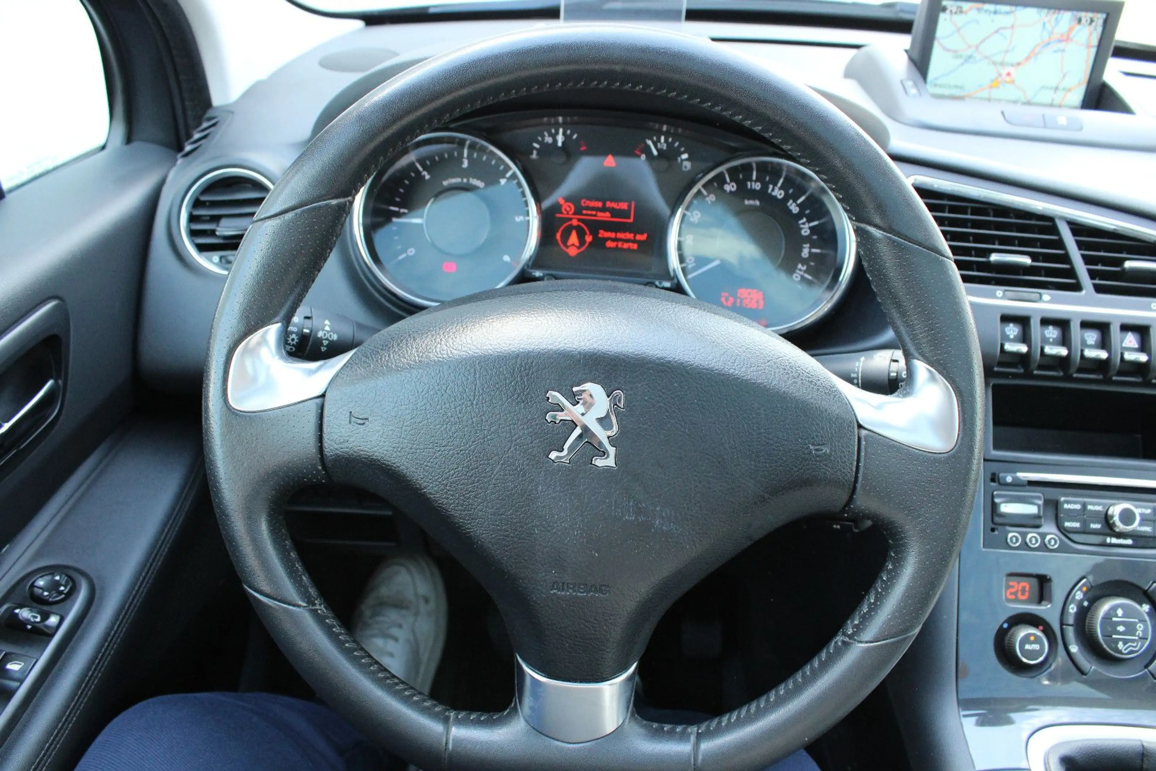 Peugeot 3008 I Head-up I Panorama Dach I Navi I TÜV Neu — photo 14