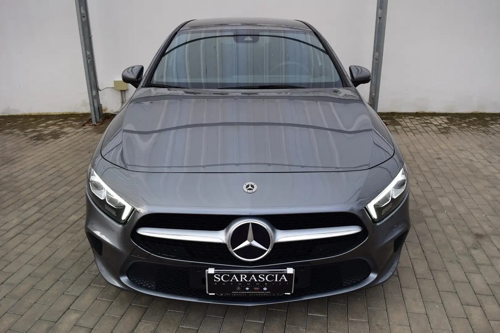 Mercedes-Benz A 200 d Automatica 150 cv Business Grigio - 2