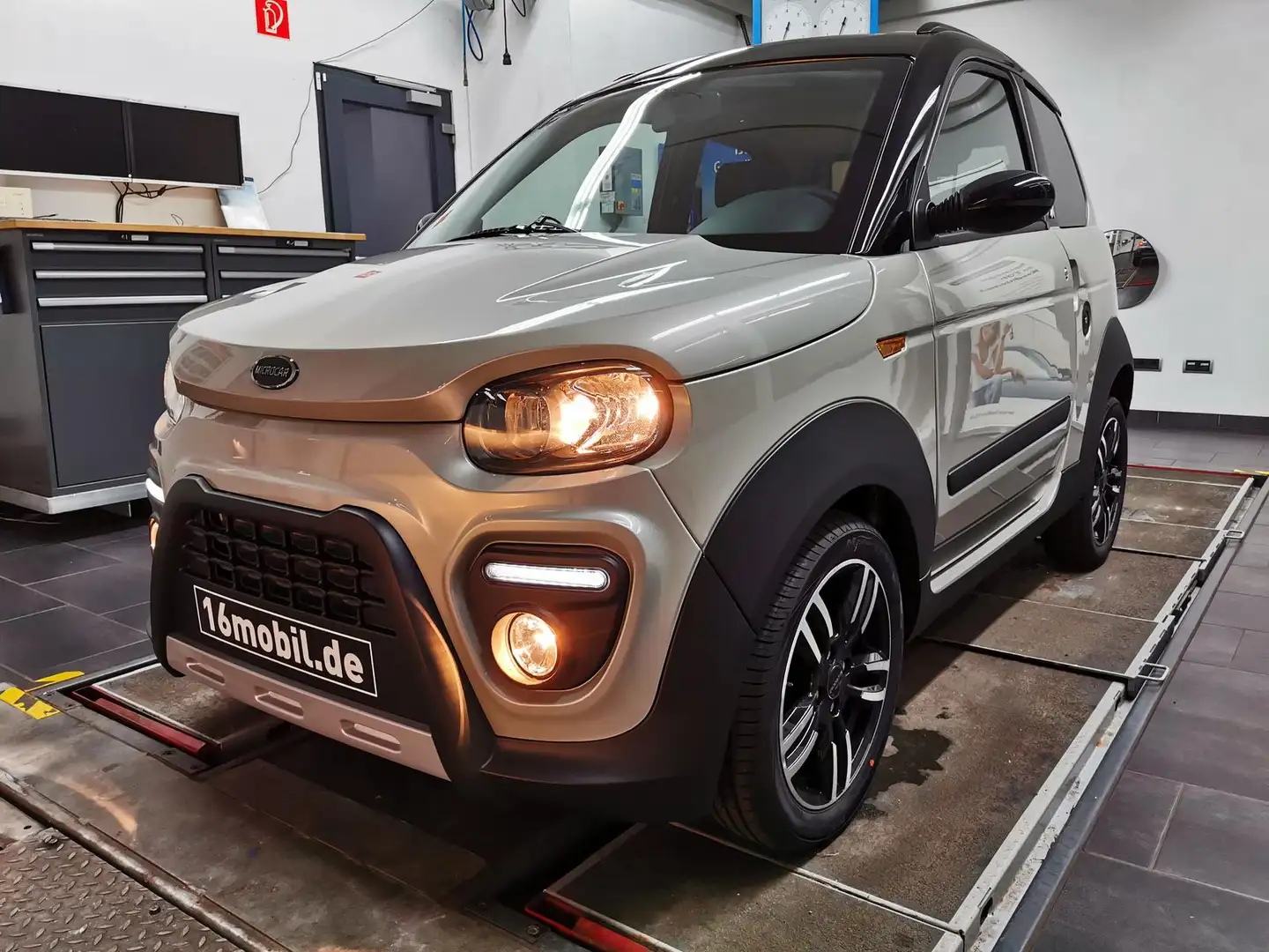 Microcar M.Go 6X DCI*AndriodCarpl*Cam*DAB*BT*FS*USB*el.Fh Grigio - 1