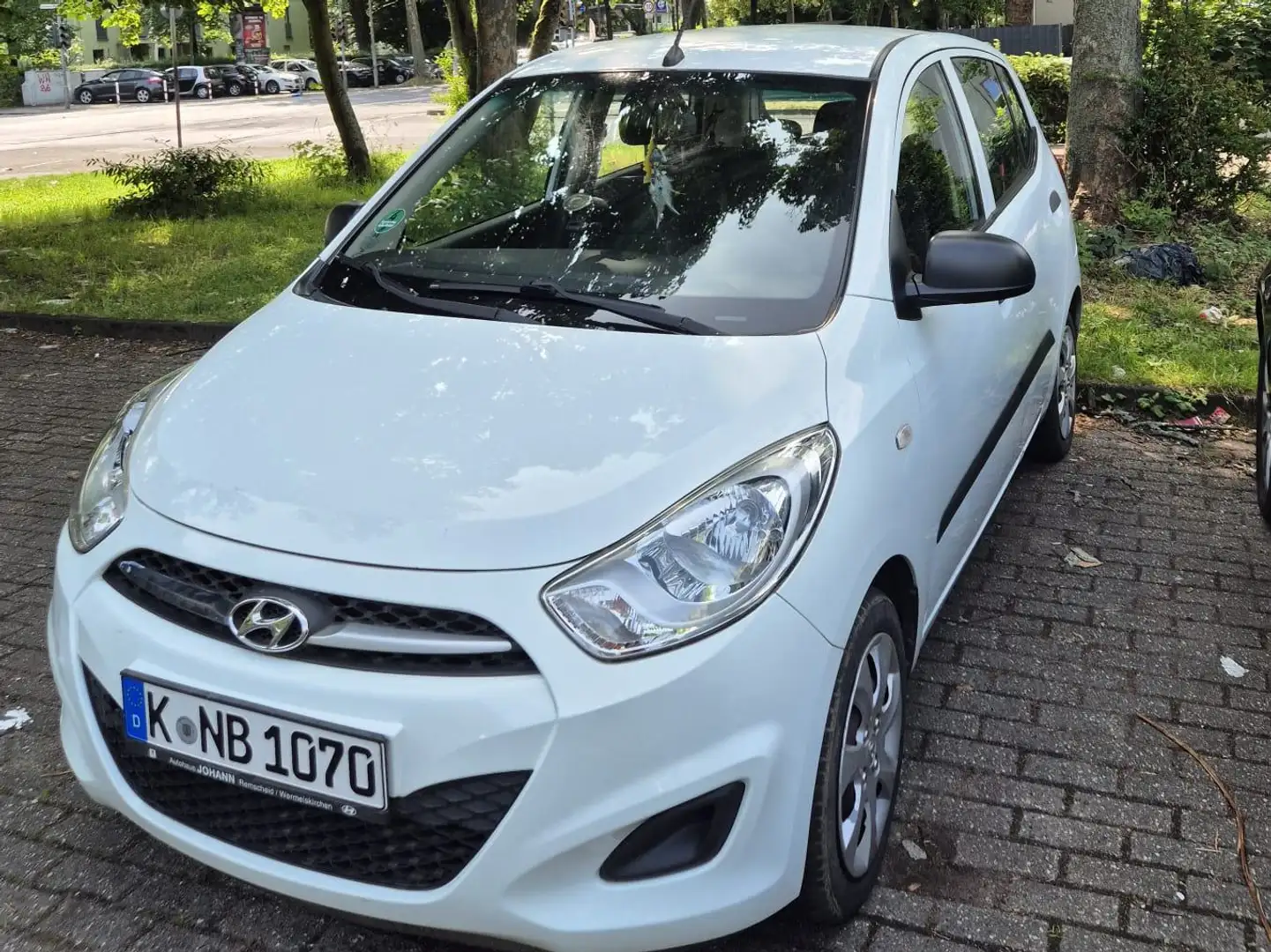 Hyundai i10 i10 1.1 Edition 20 Weiß - 1