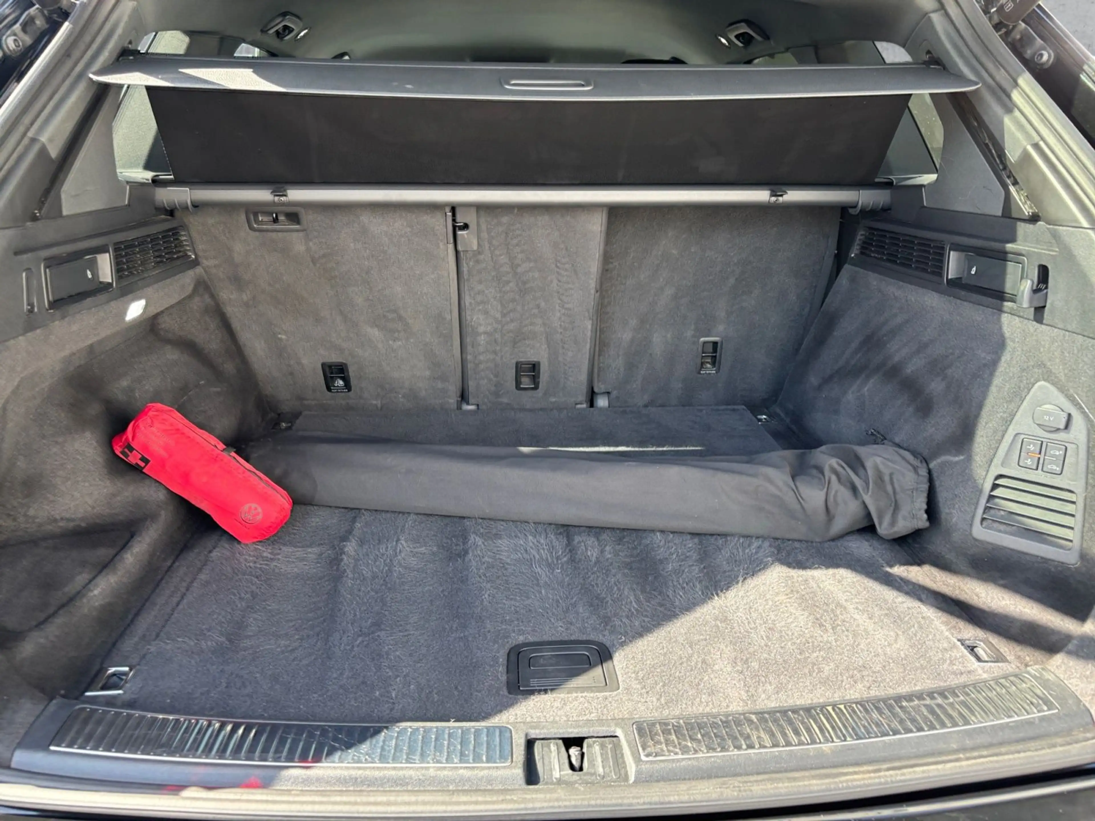 Volkswagen Touareg 3.0 TDI 4M R-LINE LED+NAV+RFK+AHK+STDHZG — photo 14