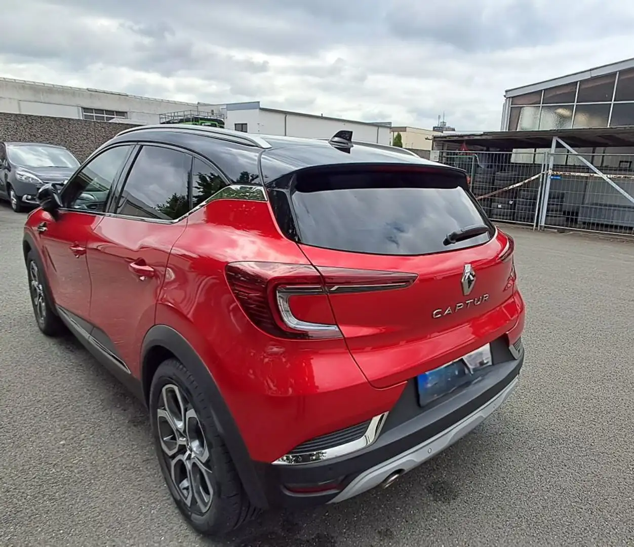 Renault Captur TCe 155 EDC GPF INTENS Rot - 1