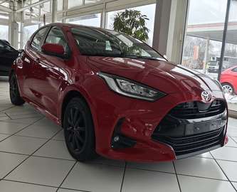 1,5 VVT-i Hybrid Style