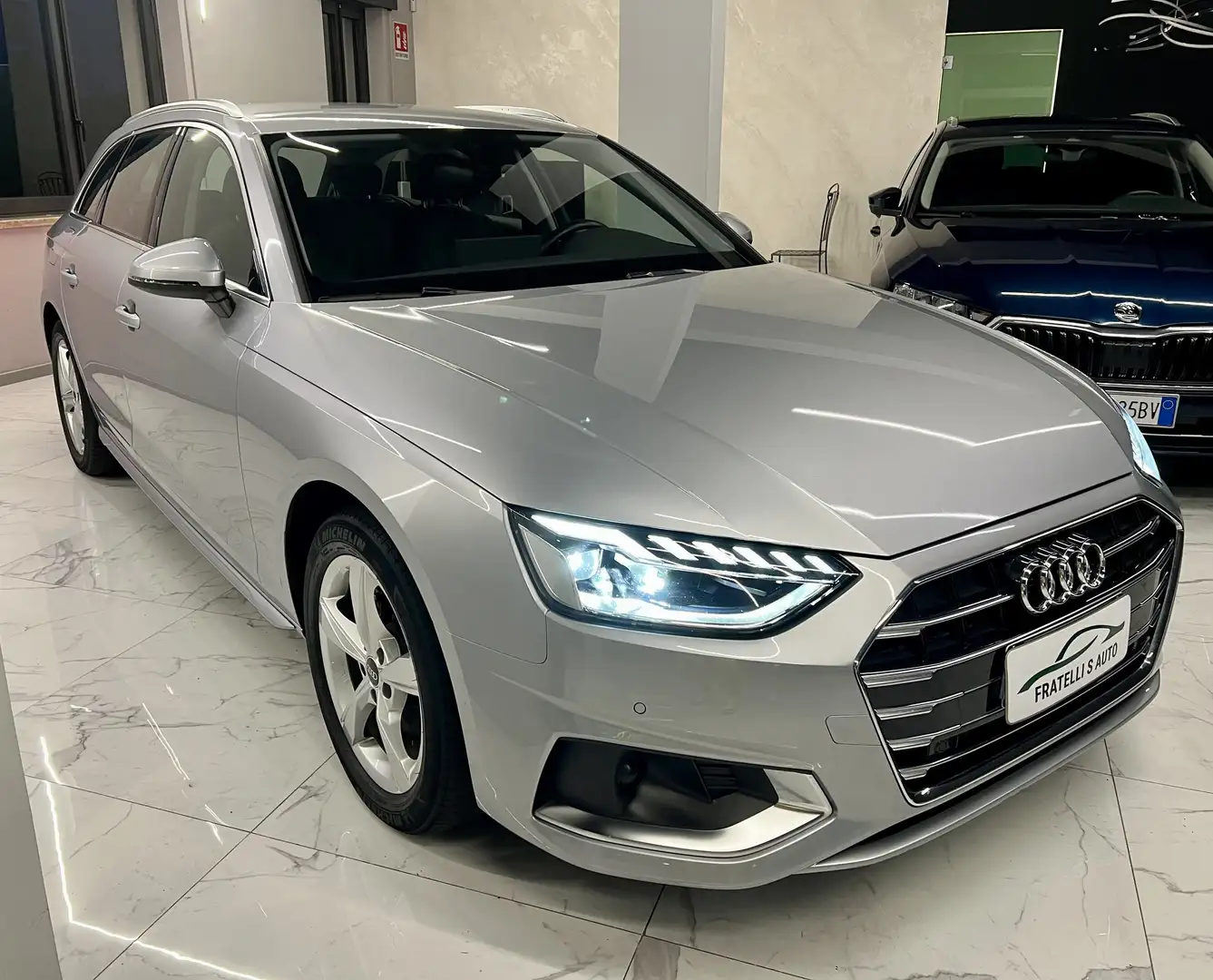 Audi A4 Avant 2.0 TDI mhev Business Advanced 163cvs-tronic Argent - 1