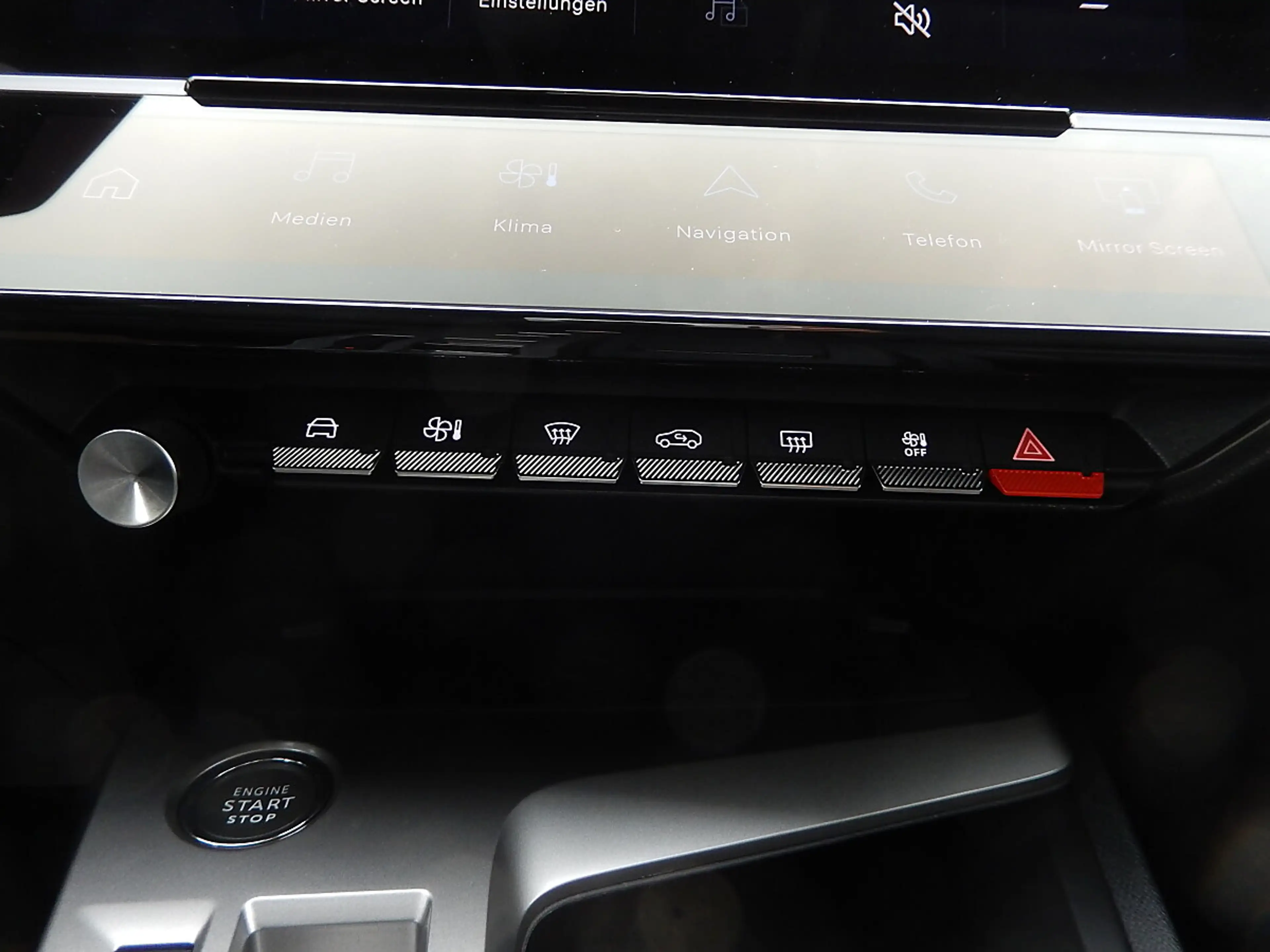 Peugeot 308 SW Hybrid 145 e-DSC6 Allure — photo 17
