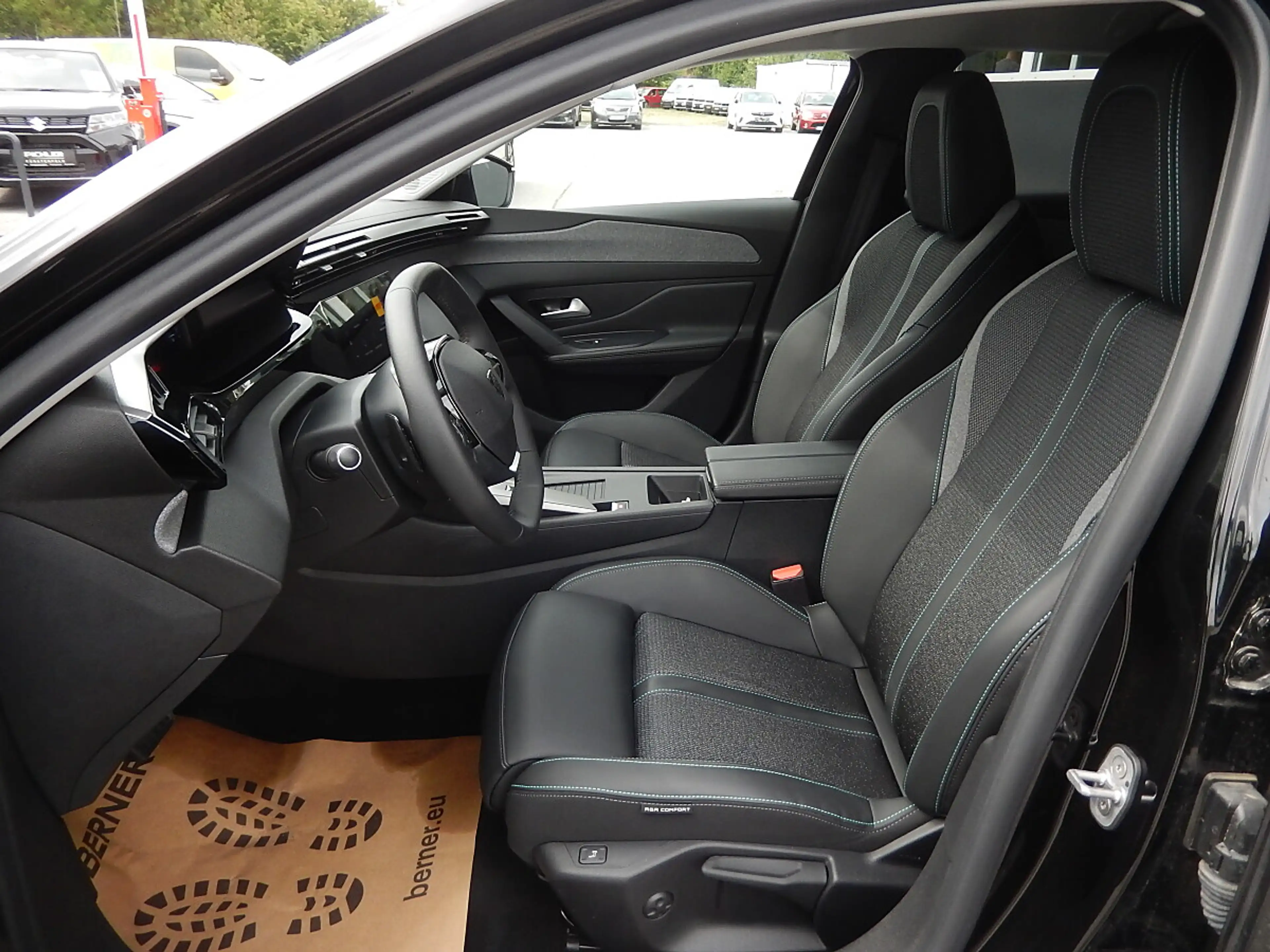 Peugeot 308 SW Hybrid 145 e-DSC6 Allure — photo 9