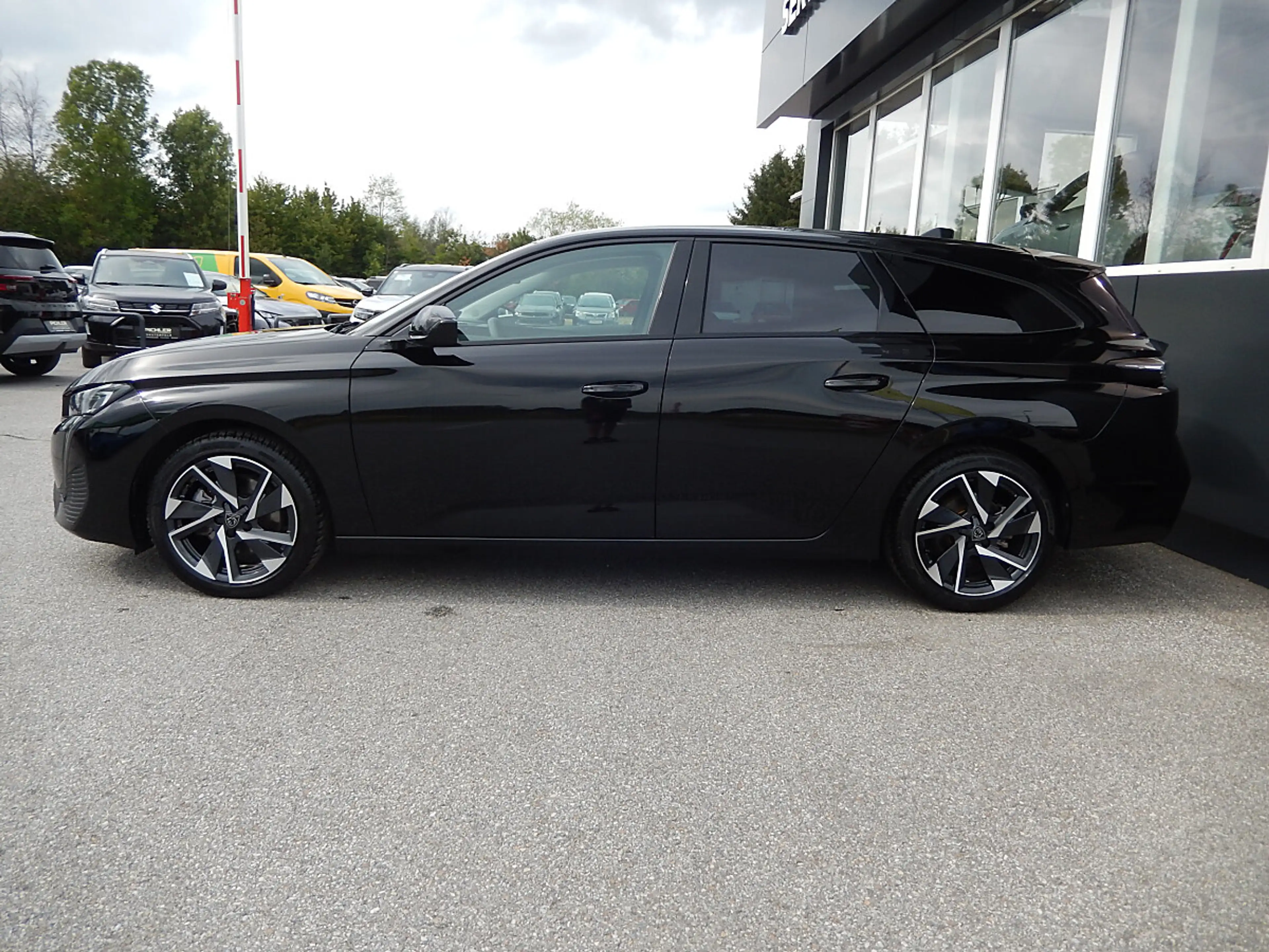 Peugeot 308 SW Hybrid 145 e-DSC6 Allure — photo 4