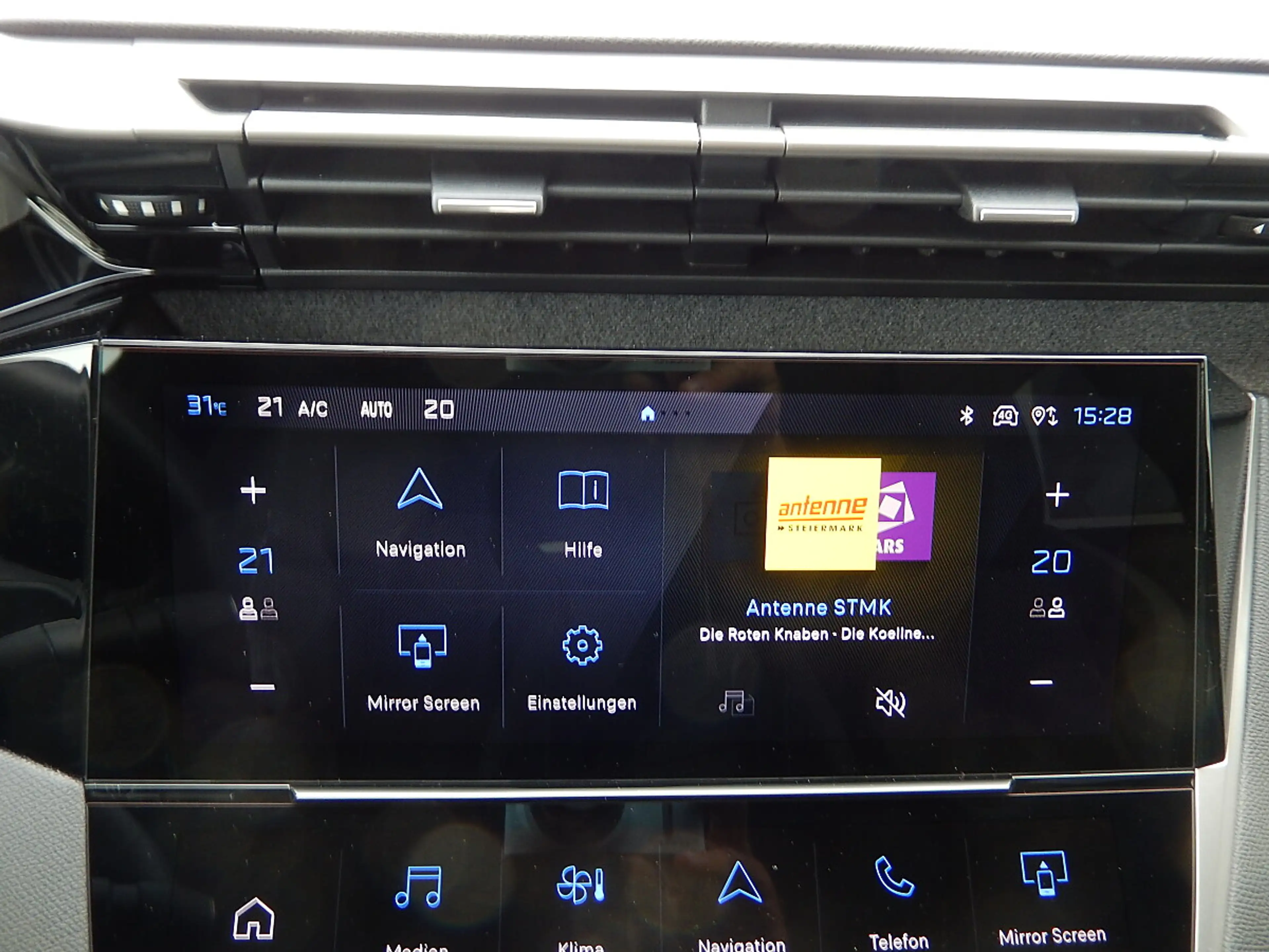 Peugeot 308 SW Hybrid 145 e-DSC6 Allure — photo 15