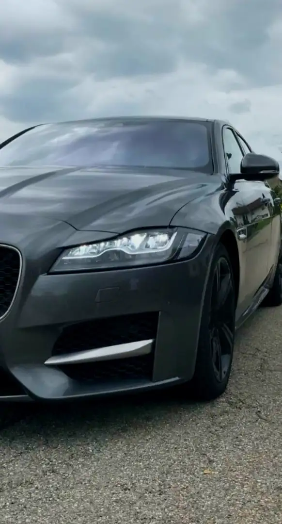 Jaguar XF 30d Aut. R-Sport Voll-LED Voll-Digital ü> Prestige Grau - 1
