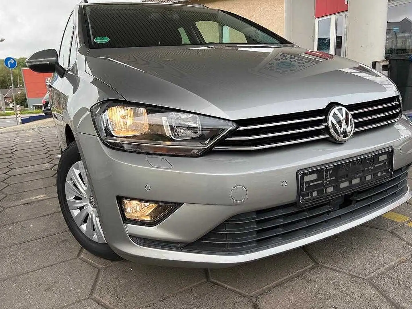 Volkswagen Golf VII Sportsvan 1.6 TDI BlueMotion Technology Lounge Grijs - 1