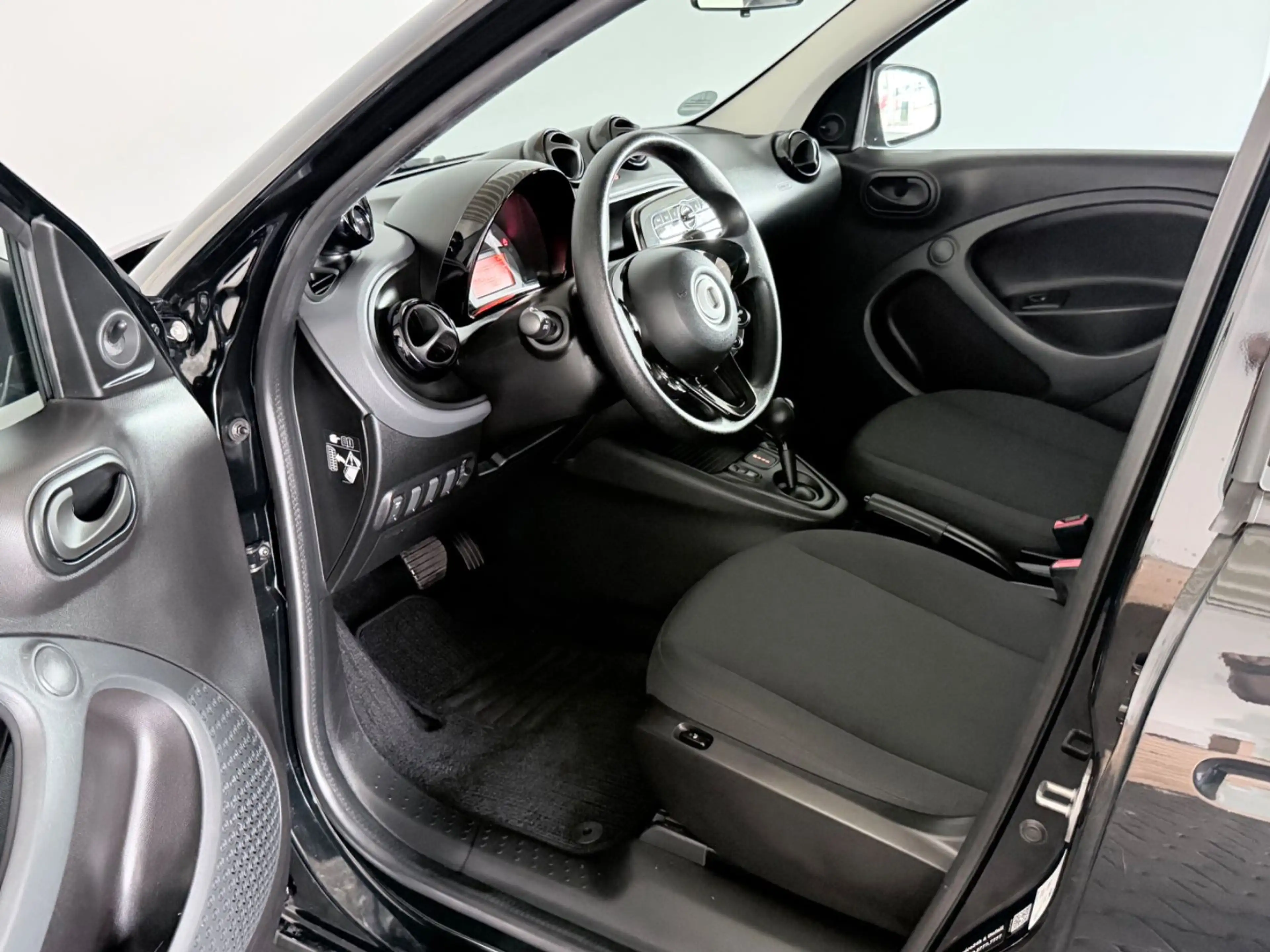 smart forFour forfour electric drive / EQ — photo 7