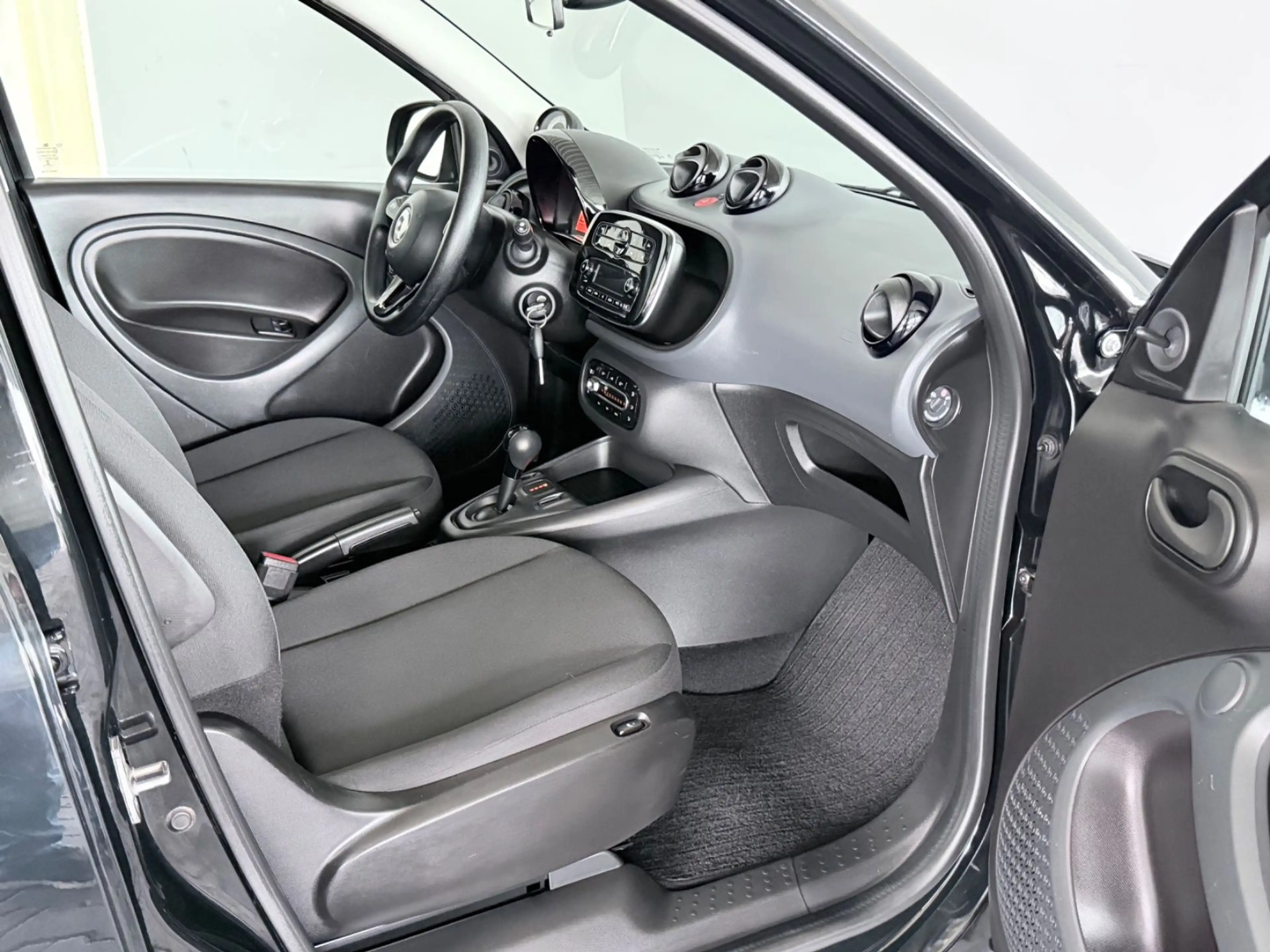 smart forFour forfour electric drive / EQ — photo 12