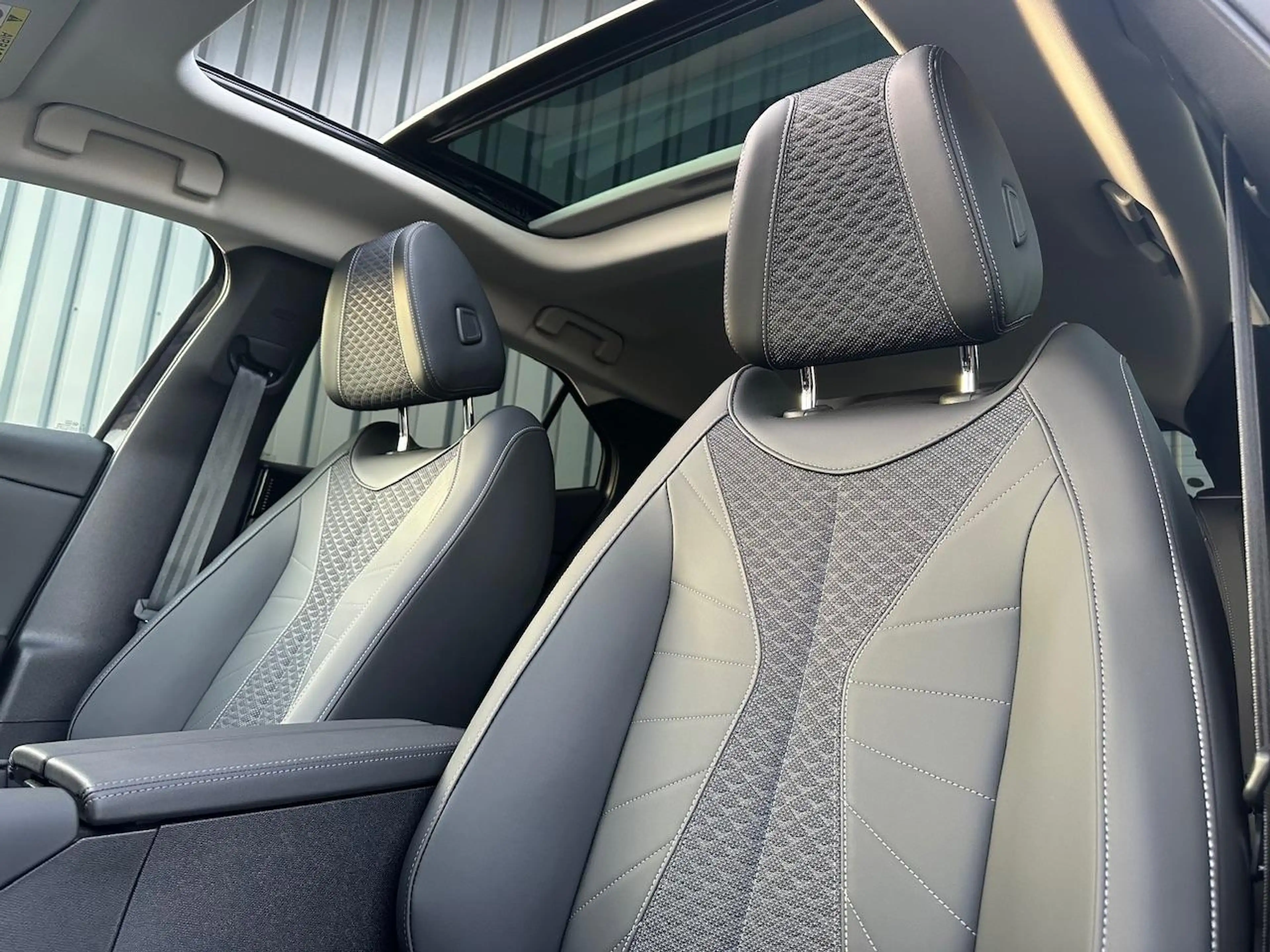 DS Automobiles DS 4 1.2 Hybrid 136pk e-DCS6 Pallas I Schuif-kantel dak — photo 11