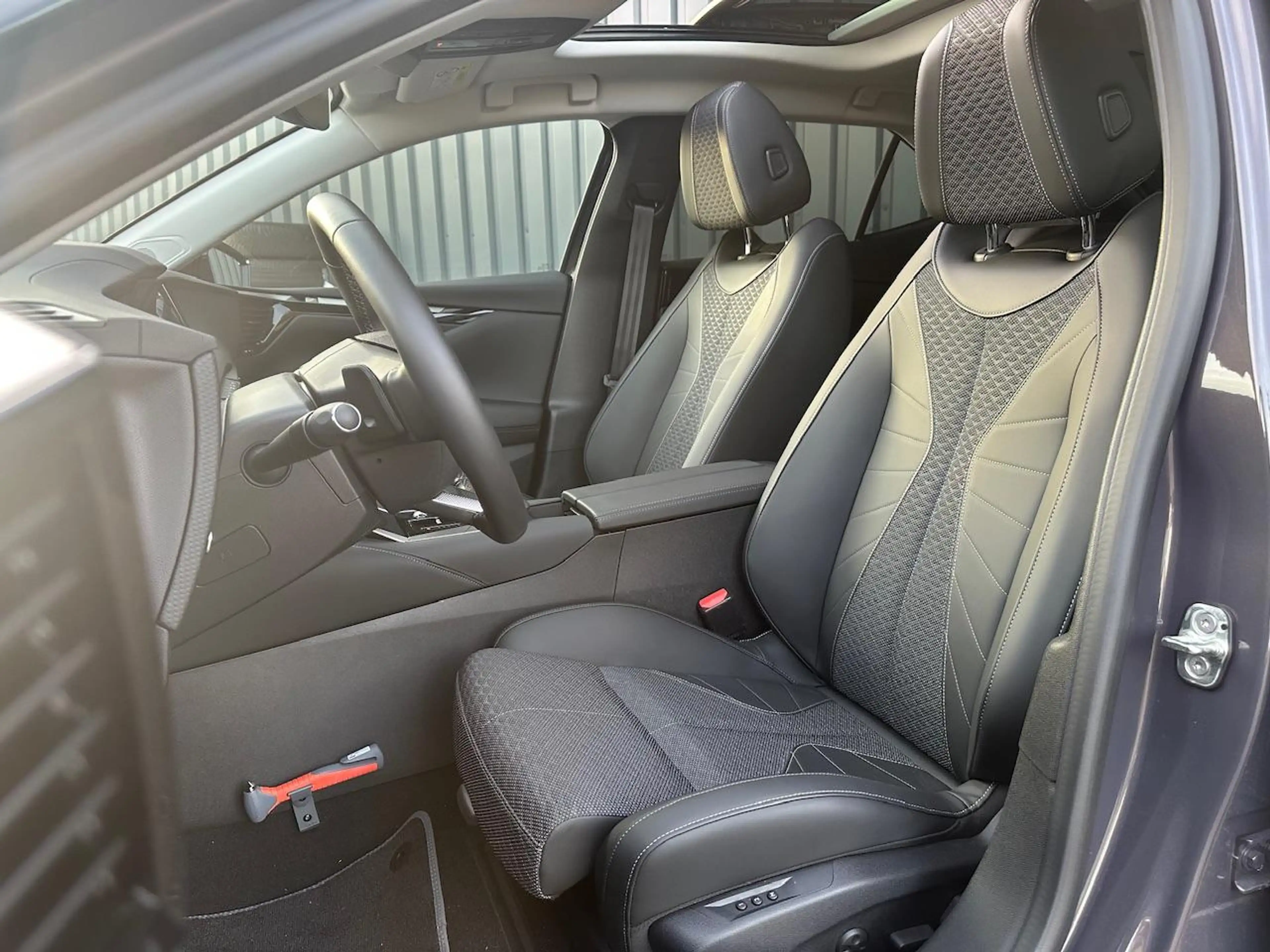DS Automobiles DS 4 1.2 Hybrid 136pk e-DCS6 Pallas I Schuif-kantel dak — photo 10