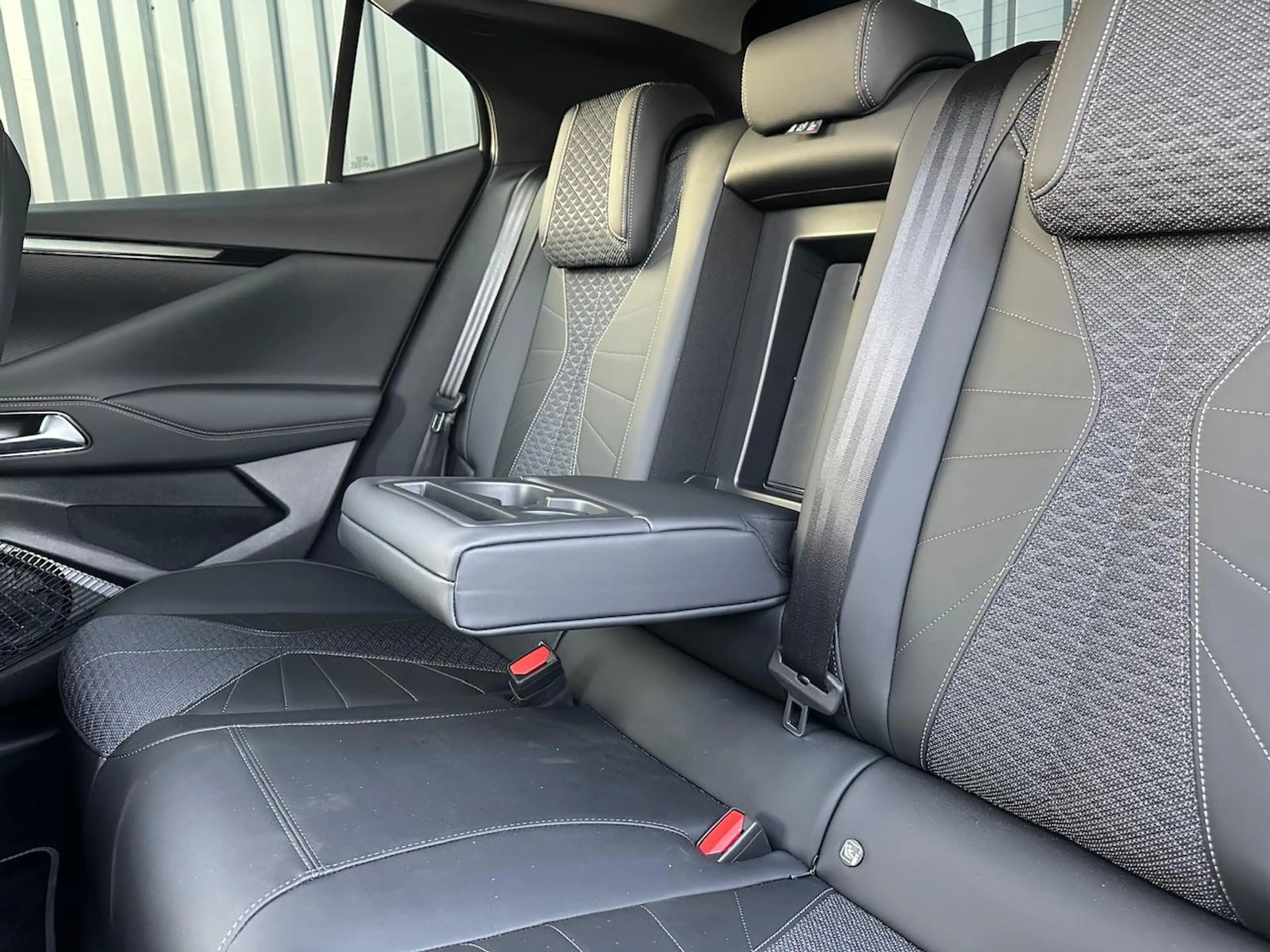 DS Automobiles DS 4 1.2 Hybrid 136pk e-DCS6 Pallas I Schuif-kantel dak — photo 15