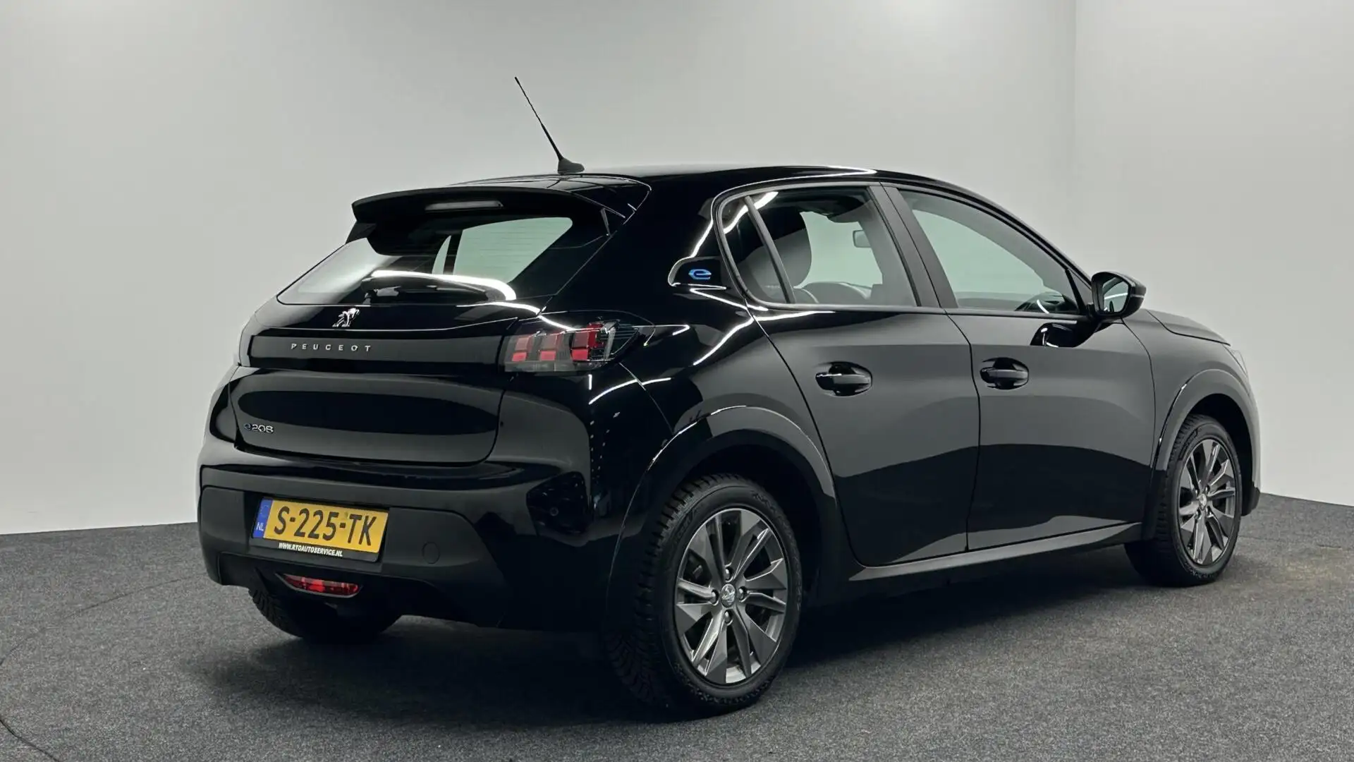 Peugeot e-208 EV Active Pack 50 kWh 3 FASE 102% SOH CARPLAY NAVI Negro - 2