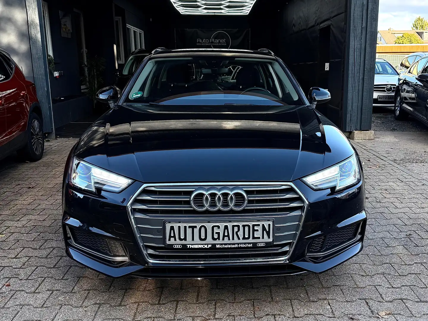 Audi A4 40 TFSI sport Noir - 1