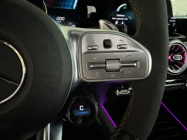Mercedes-Benz GLA view 13