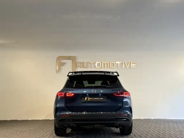 Mercedes-Benz GLA view 5