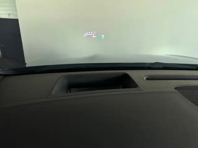 Mercedes-Benz GLA view 14